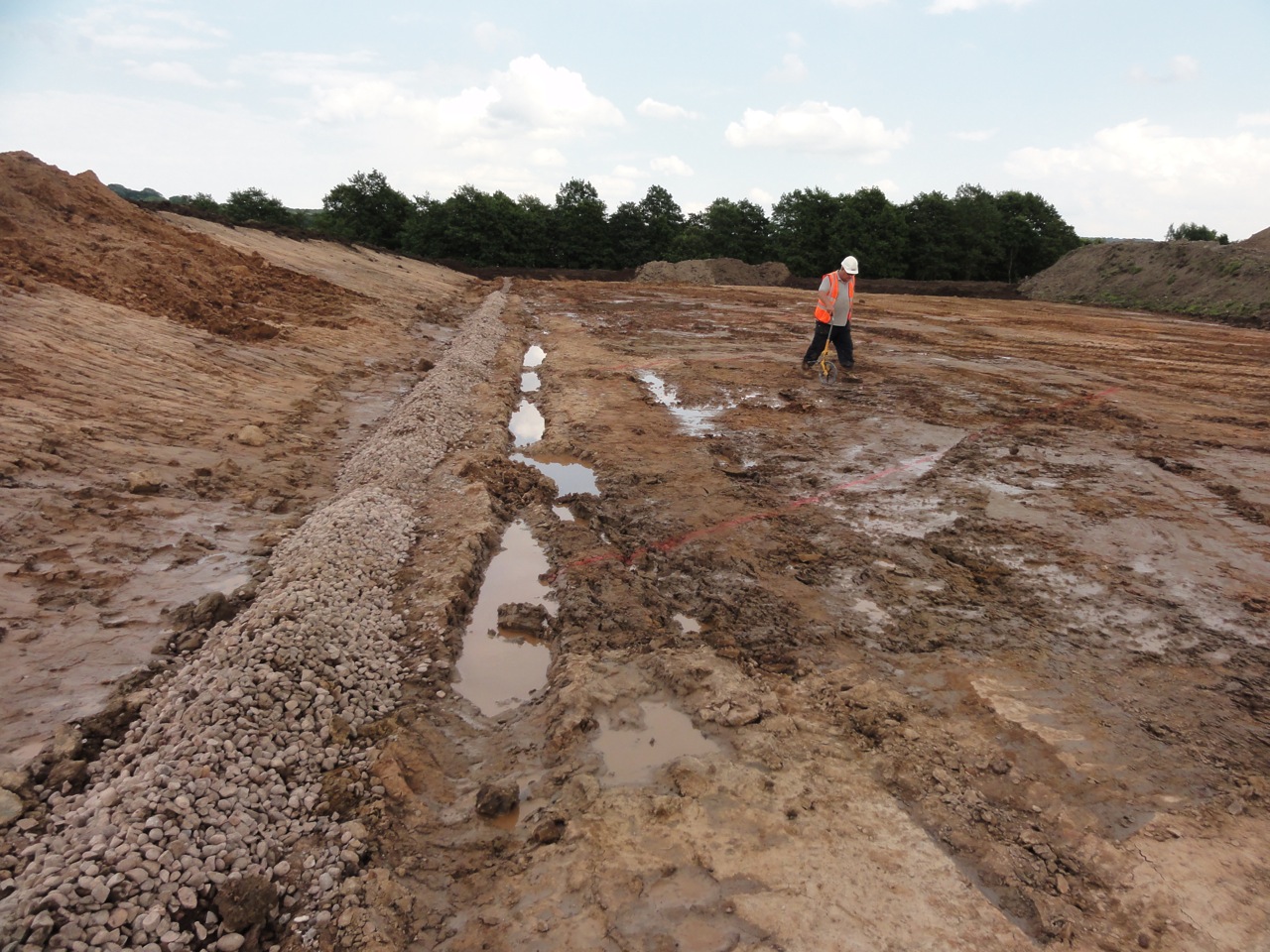  The underlying ground conditions were such that the team encountered significant problems with ground water and running sand, which meant that parts of the site could not even be walked on, whilst others felt as though the ground was a trampoline! 