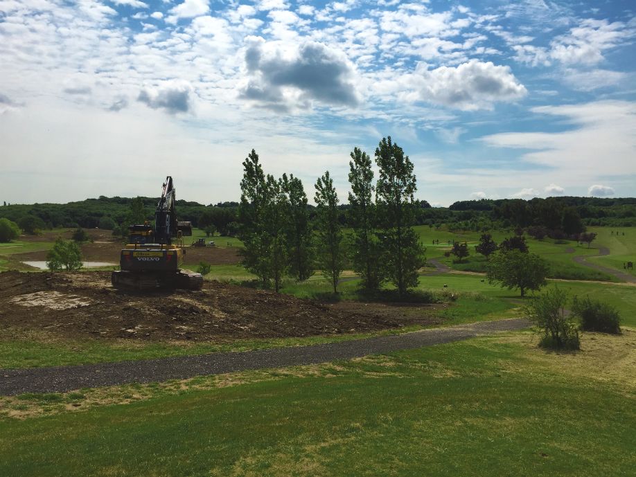  Construction of a new tee to take advantage of the increasingly dramatic surrounds of the 5th hole. 