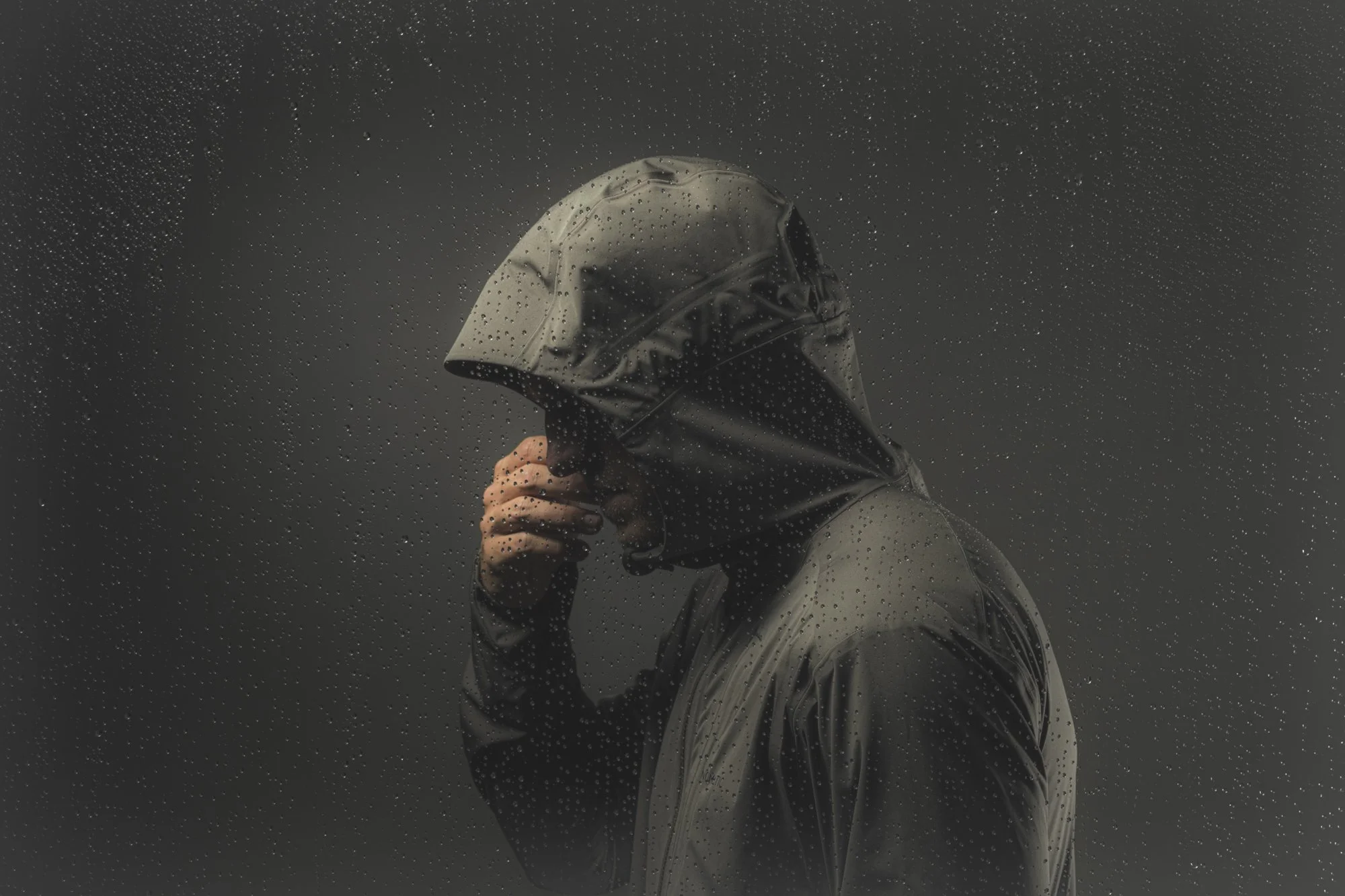 AndyEarl_082925_NOMATIC_HERO_RainJacket0054.jpg