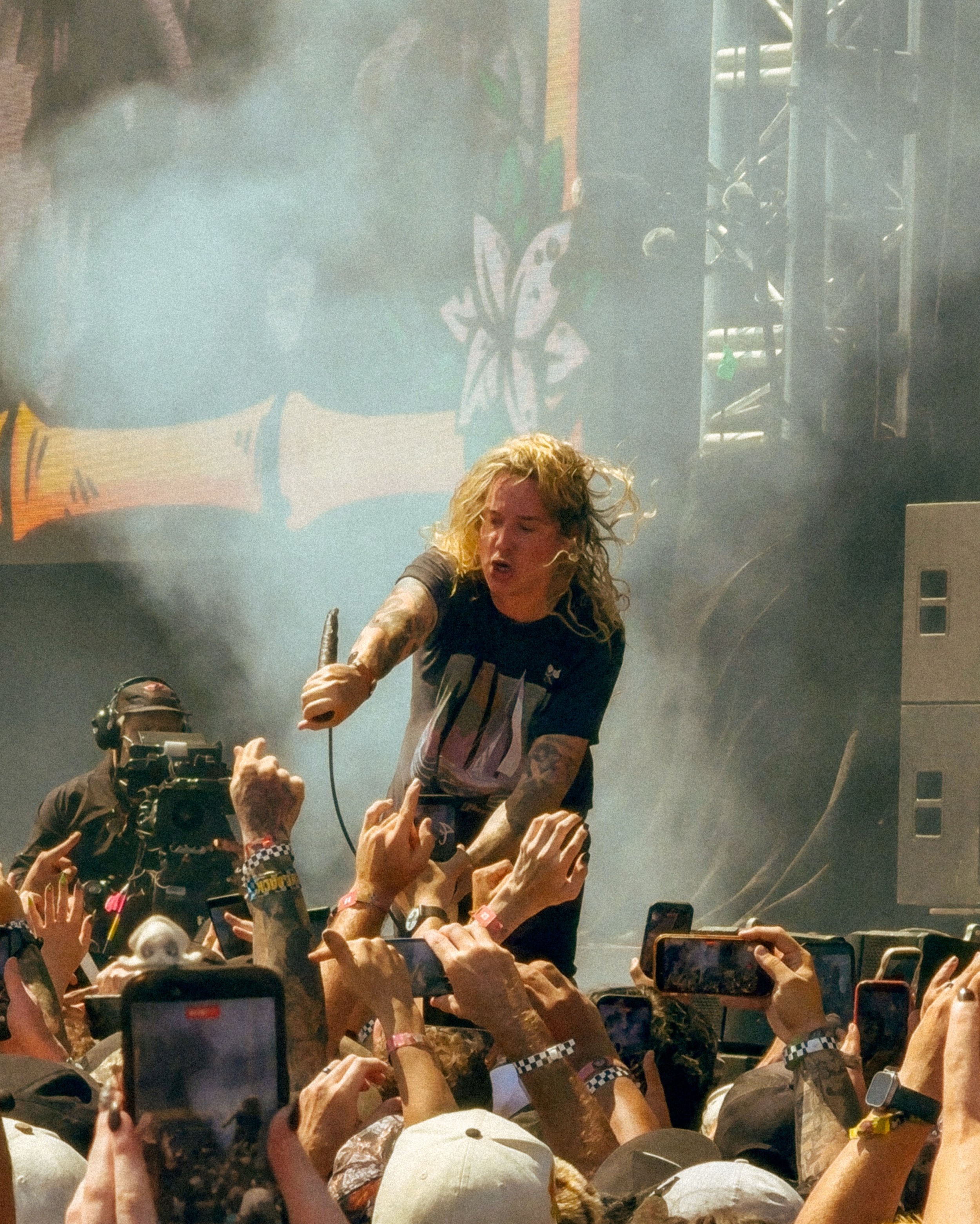 @underoathband at @vanswarpedtour 🤘

Shot on iPhone. I actually pulled this frame from a video I was recording, and after a little Lightroom editing, it came out way better than I expected. 📱📸. Second slide is the before and after!
