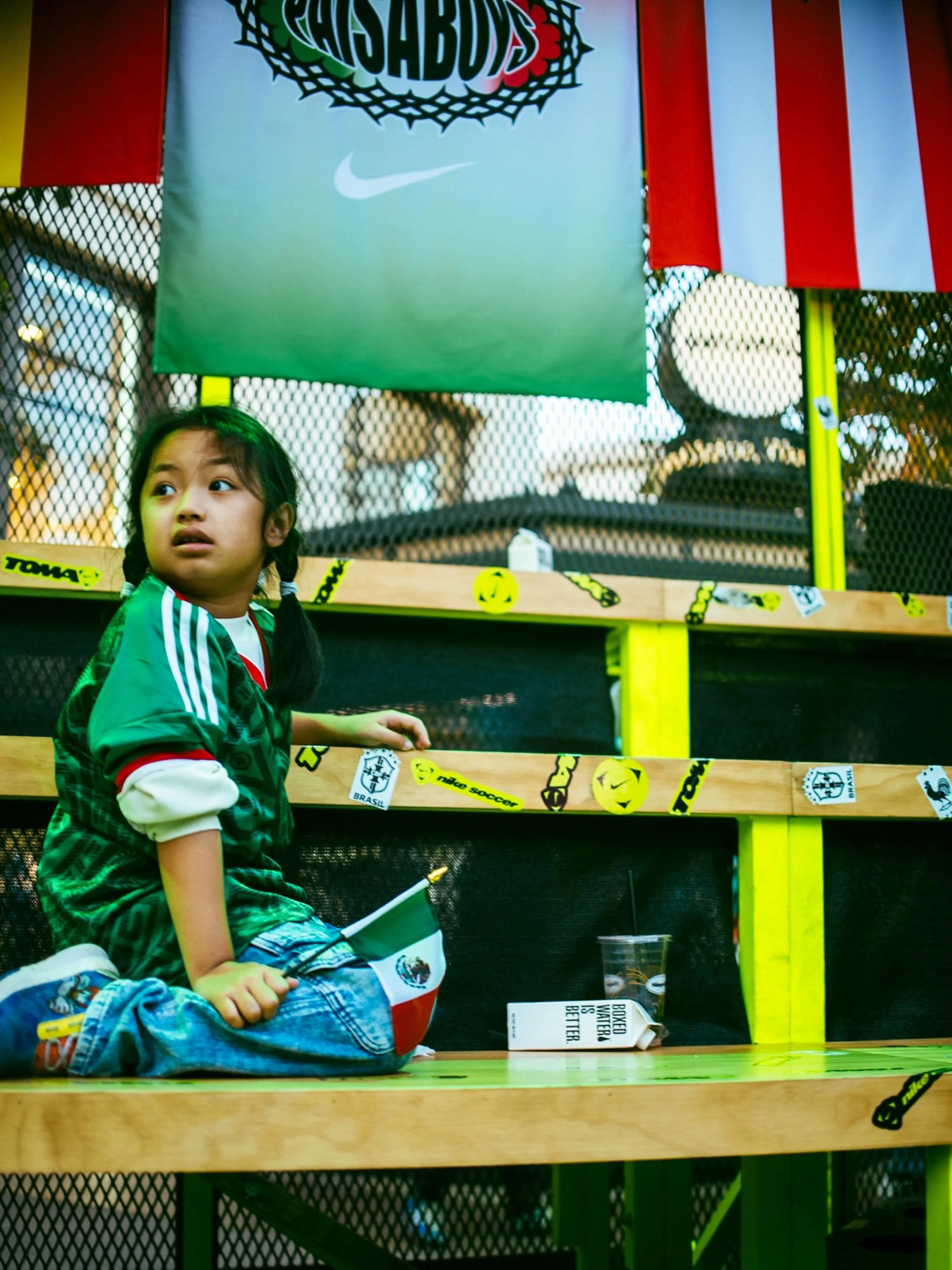 Daddy Daughter adventures led us to the @paisaboys x @nikela watch party for the 🇲🇽 vs 🇰🇷 game. Definitely a memorable night for Layla #mexico🇲🇽 #mexicofutbol #worldcup @scrl #scrl #scrlgallery