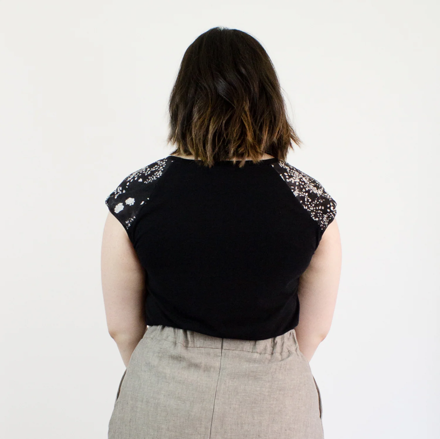 Simones Rose Milk bamboo tshirt