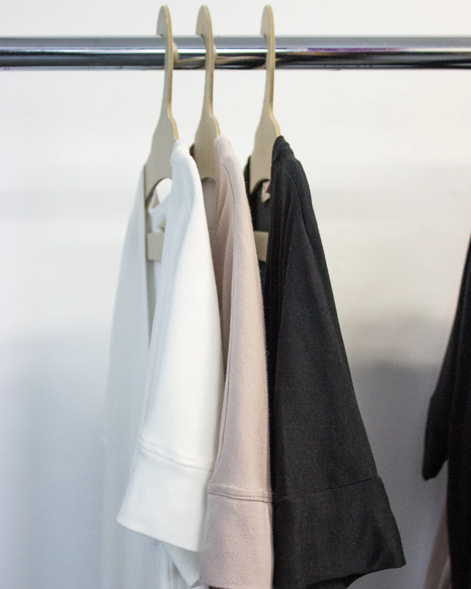 Pearl boyfriend tee / Simones Rose basics collection - SOFT WHITE, FAWN, BLACK