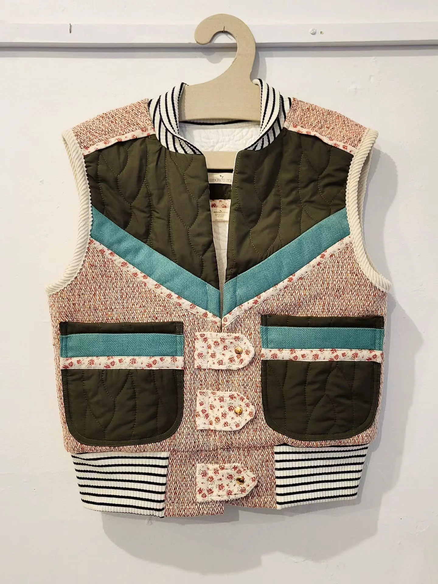 Happy Fri-yay lovelies!  I've been working on a few fun things!  This is our new Elena vest, a take on our Dreamscape jacket that lets me play with fun texture and colour combos.  All fabrics are from deadstock and fabric cut offs from our regular pr