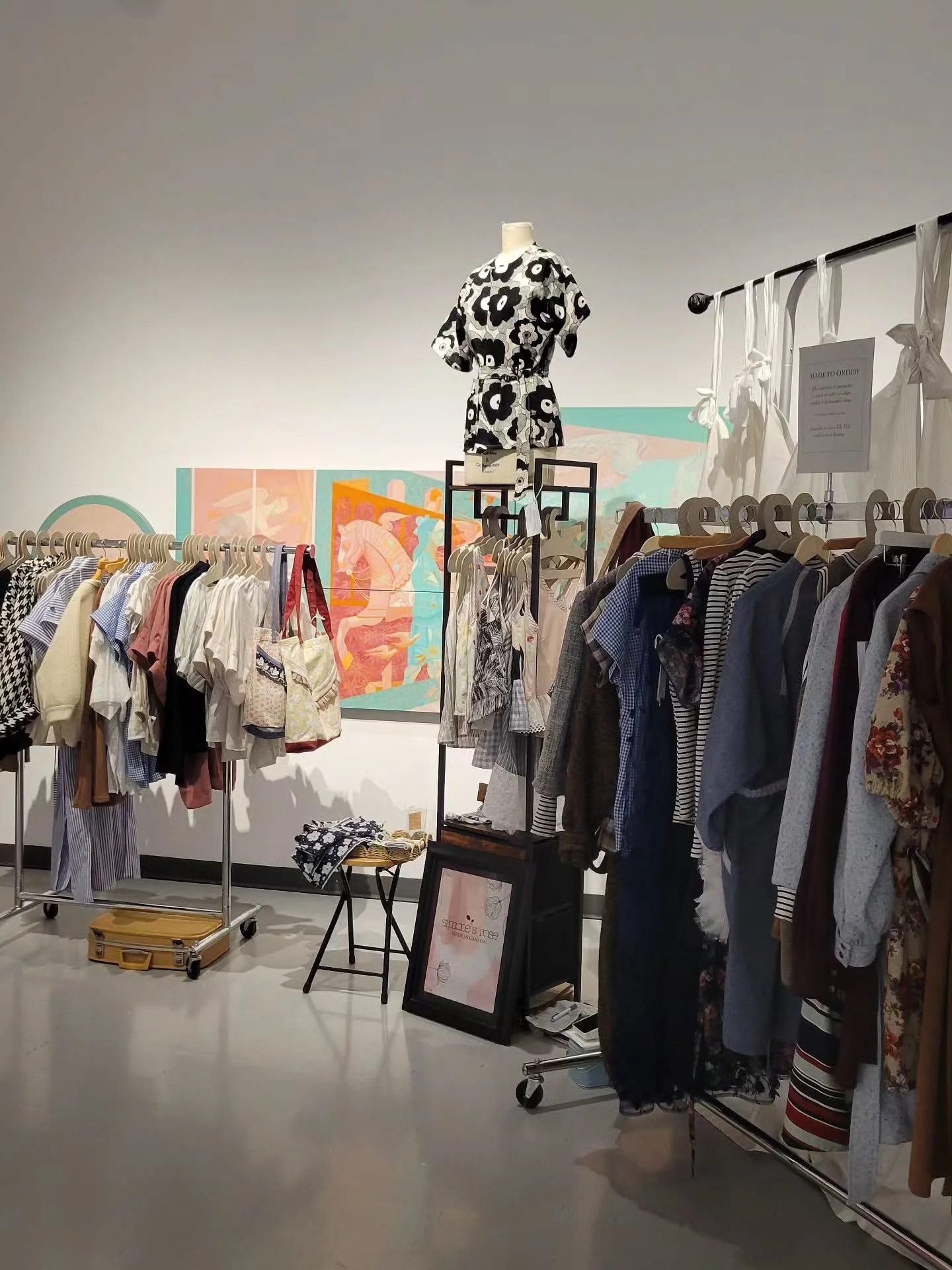 It's a beautiful day to be in a world renowned gallery amongst the art &amp; talented artisans.  We're here all weekend and would love to see you!

Winnipeg Art Gallery
Nov 7th - 11 -9pm
Nov 8 + 9 - 11-5pm
@craftedshowandsale 

🤍🤍🤍

#fashiondesign