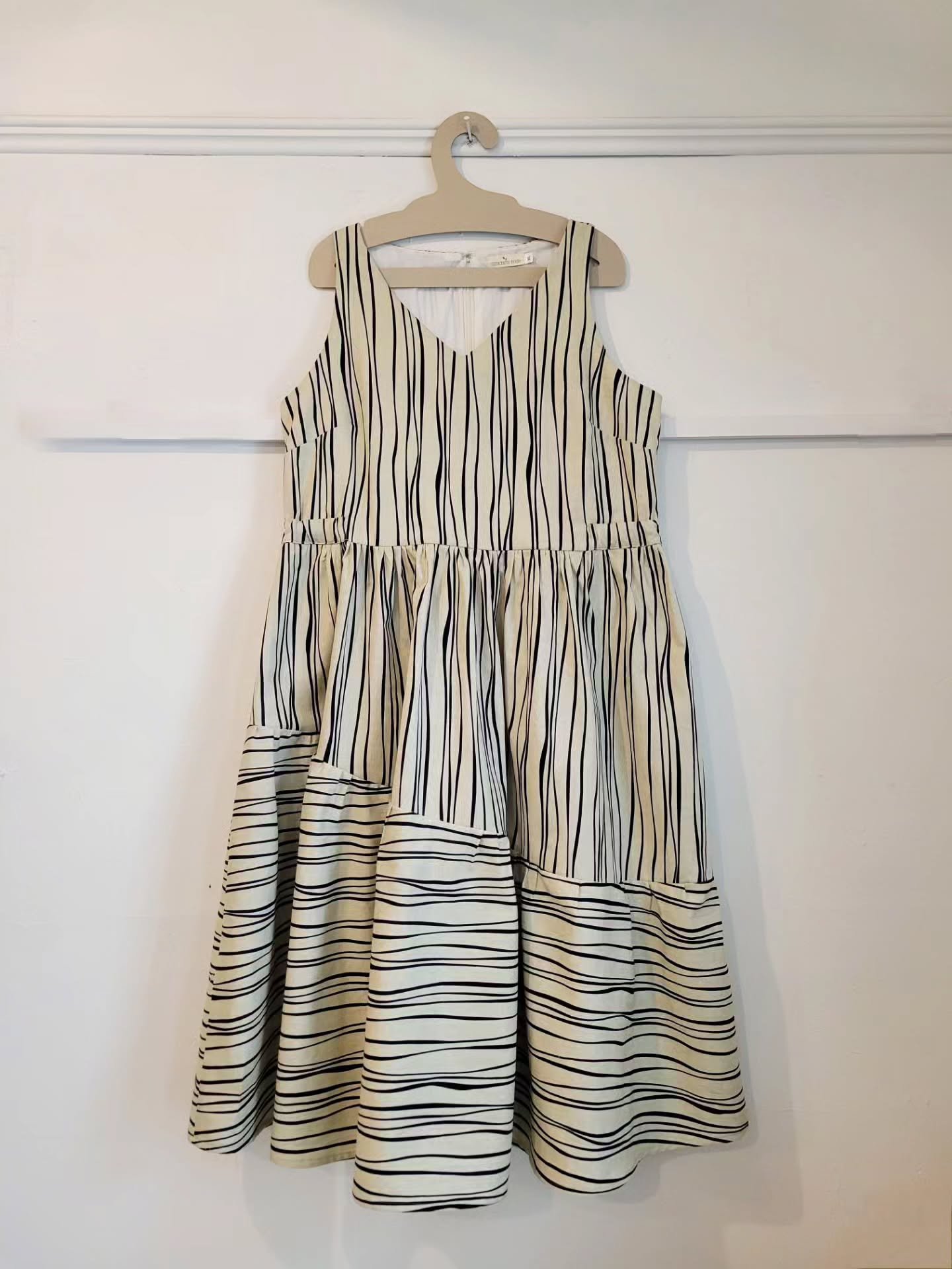 Miyou striped dress wrapped &amp; done. 🫶  Custom for a very special occasion - our client chose a gorgeous wavy stripe in Japanese cotton dobby for her Miyou dress &amp; we are loving the result! 

Fully lined bodice, back invisible zipper &amp; ou