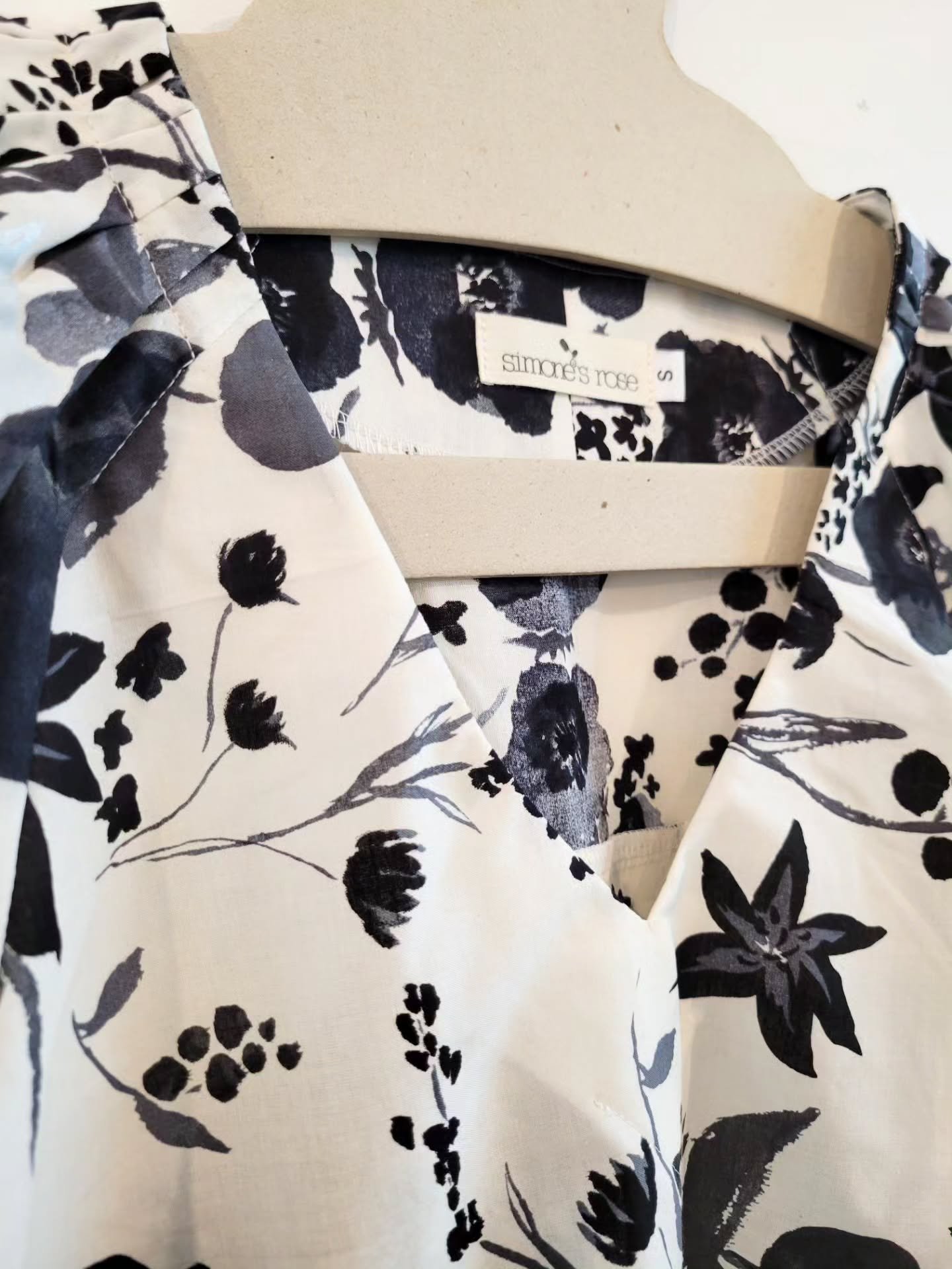 A few new Brynn blouses for some spring vibes - Dropping in the online shop tomorrow Feb 14th at 10am CST &hearts;️

Swipe to check out our bright and sunny studio view for today!  Feels so nice to get a little break from the dreary weather.  New ban