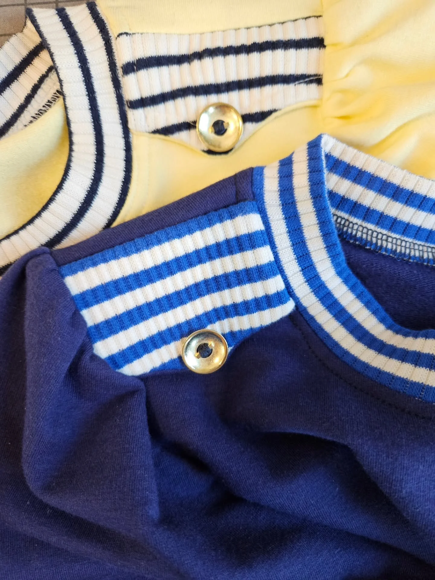 Officially live in the online shop with some new Limited Edition combos!  The Naomi Sailing top is that cozy long sleeve layer you'll want to wear over and over again &amp; no doubt you'll be packing it for weekend trips to the lake. ⛵️ 

Check our s