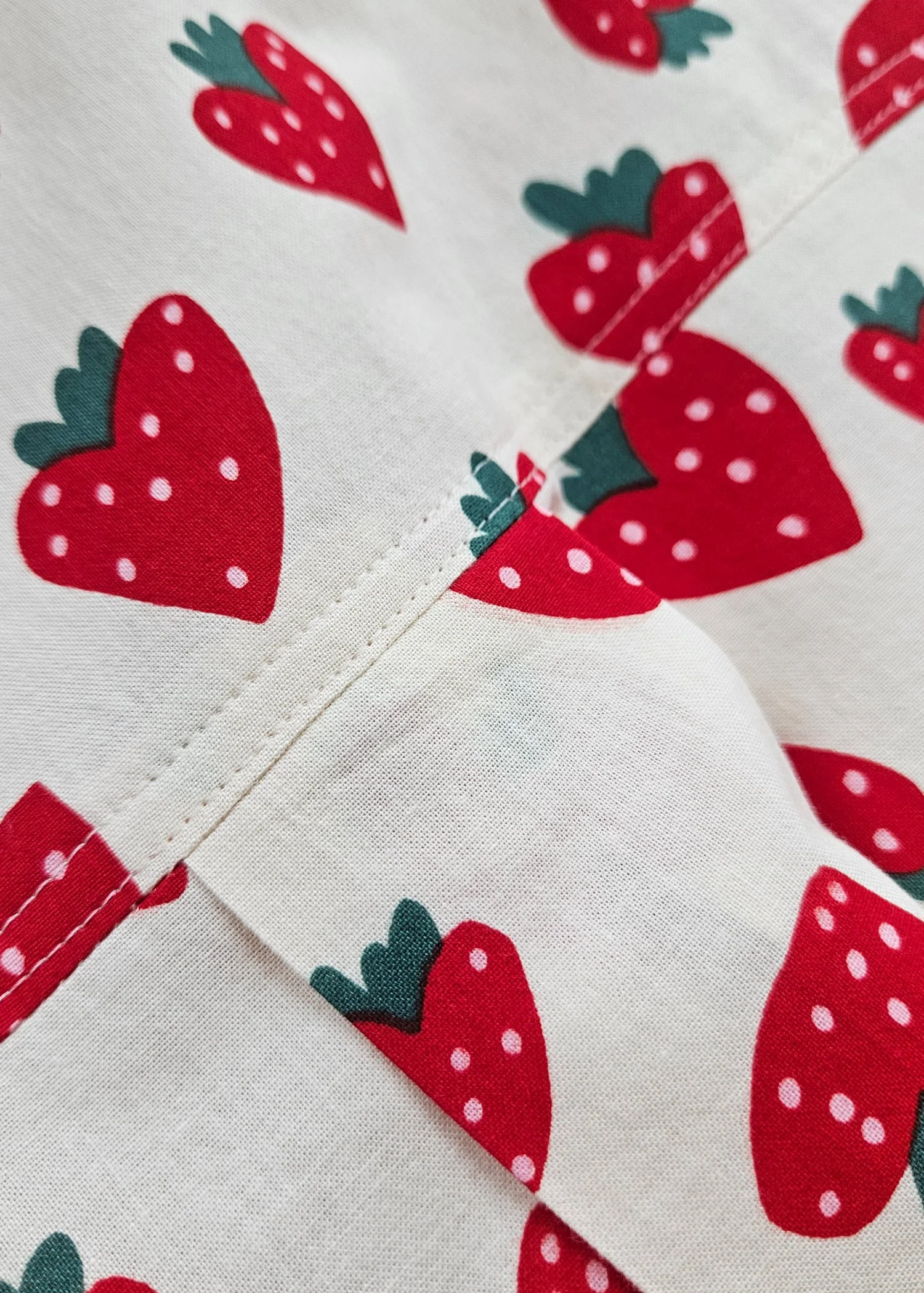 BOW-LALA_strawberry7.jpg