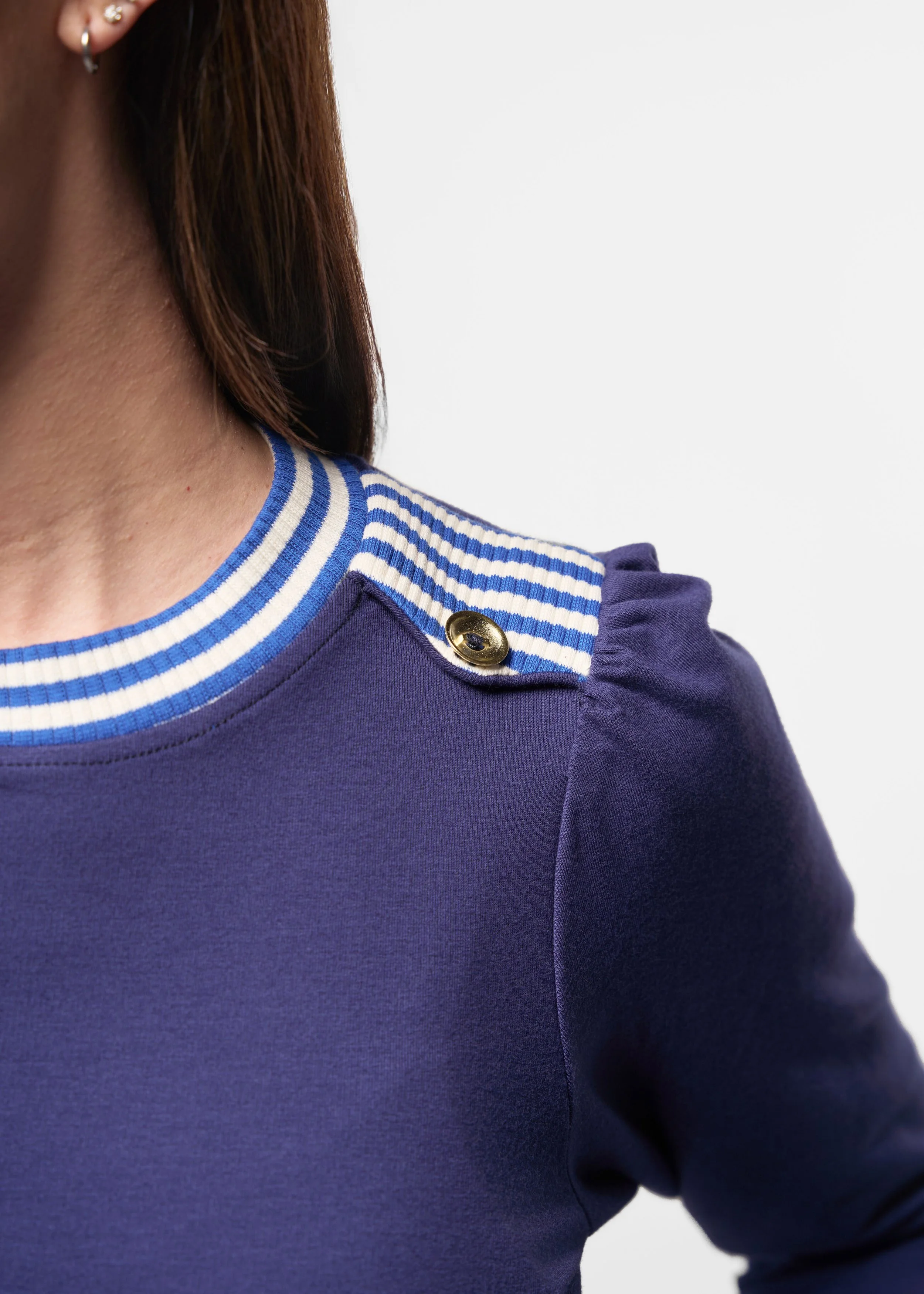 NAOMI_sailing_top_blue_1.jpg
