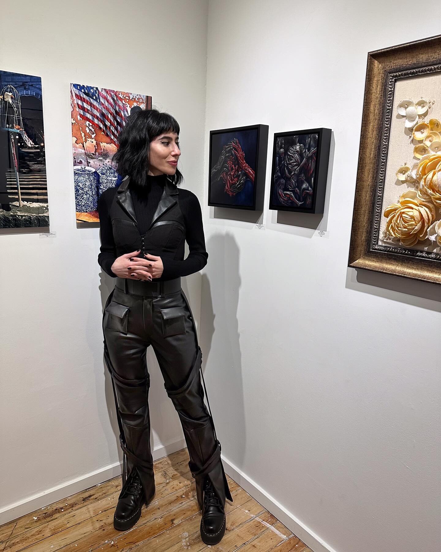 Honored to have two of my new paintings, &ldquo;Pleased to Meet You&rdquo; and &ldquo;In Her Orbit&rdquo; at @atlanticgallerynyc in Chelsea!

The show runs until March 23 🖤 Stop by if you find yourself in this gallery-central area of Manhattan. Tons