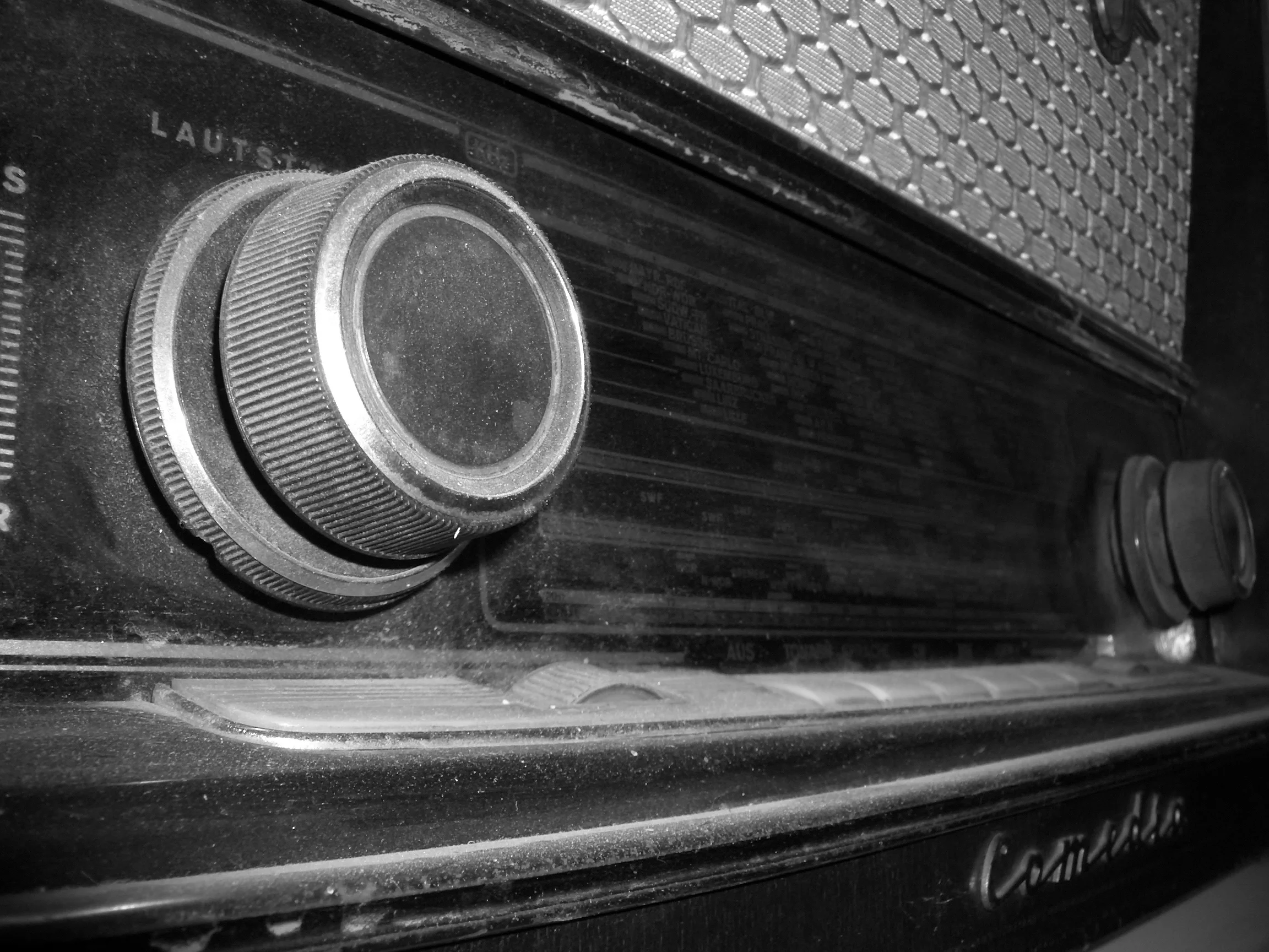old-radio-1425753.jpg