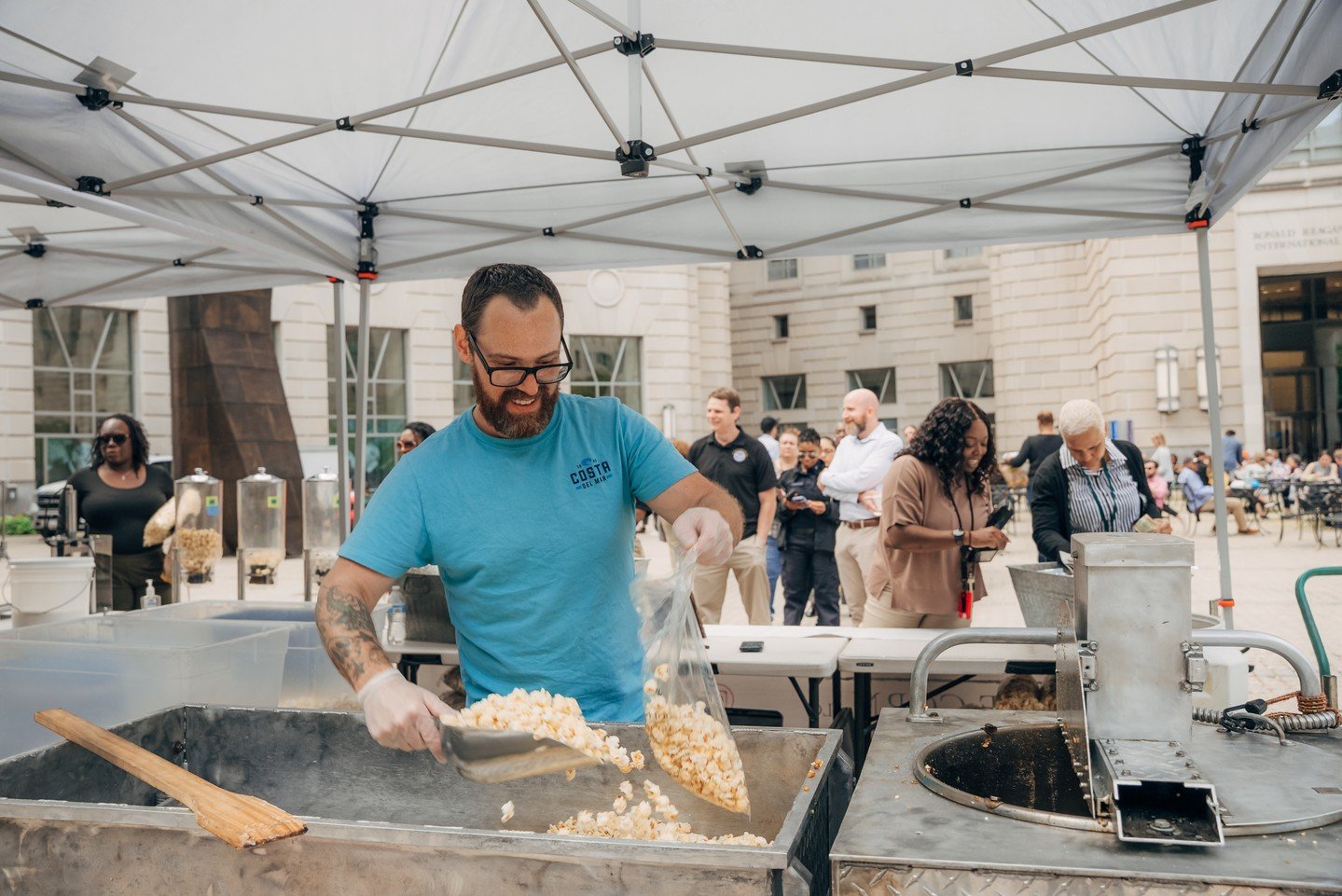 New to CHoP this season, @blackhorsekettlecorn is already winning over the crowd with their fresh, on-site popped kettle corn that&rsquo;s vegan, nut-free, and gluten-free&mdash;perfect for every kind of snacker.

Their most popular flavor? Smoky Bea