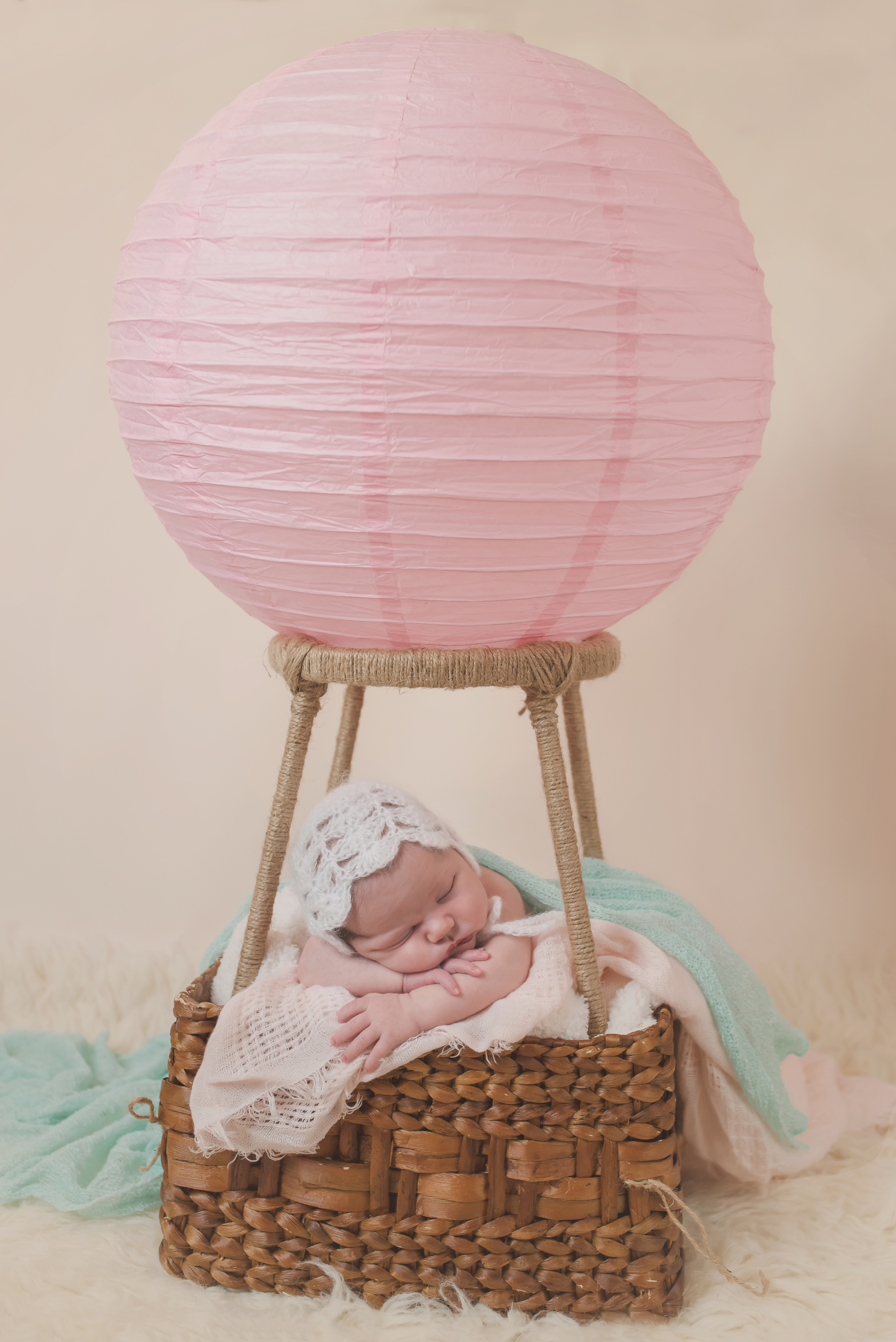 Kit's mama decided on a Hot Air Balloon theme for her nursery. Normally I go for more simple but this seemed so fitting.
