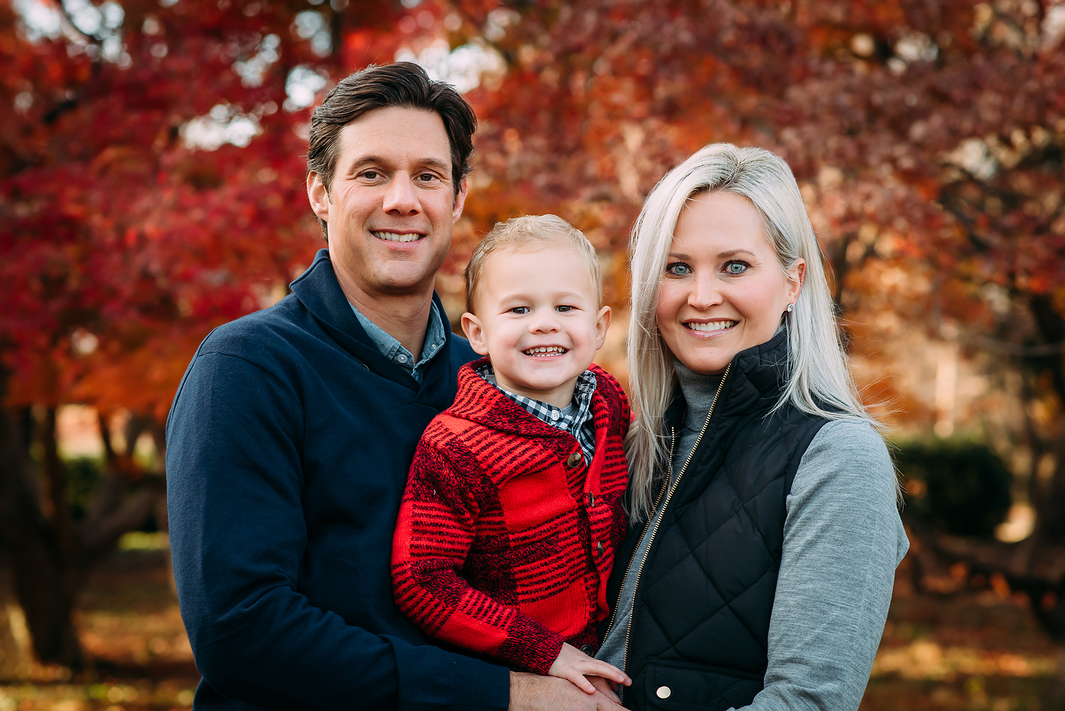 Baltimore Maryland Family Photography fall photos cylburn arboretum red tree family of 3 Jessica Fenfert