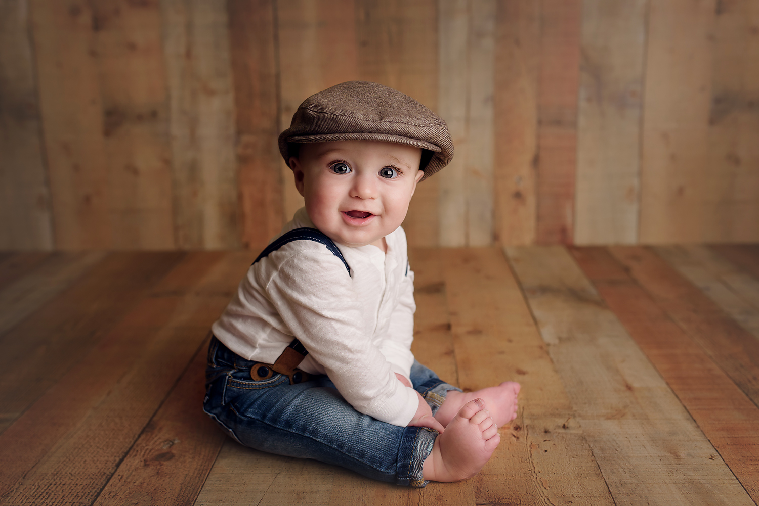 Baltimore Maryland Newborn Baby photography baby boy with hat Jessica Fenfert