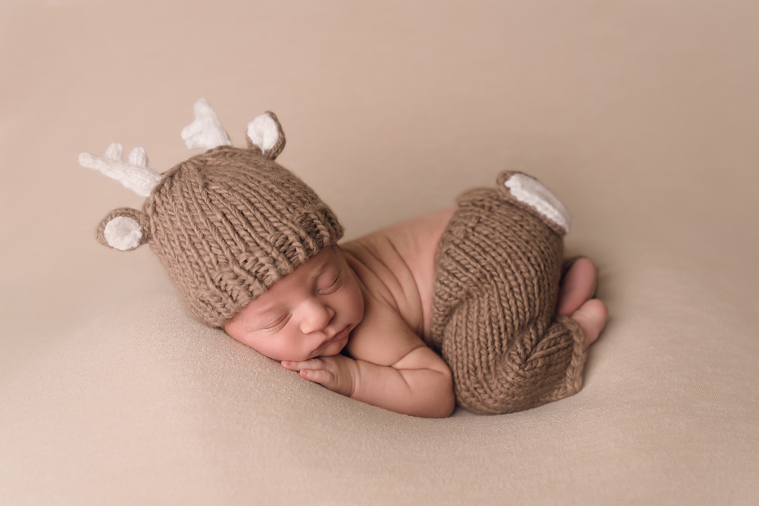 Baltimore Howard County Columbia Ellicott City Catonsville Maryland Newborn Baby Photographer deer baby