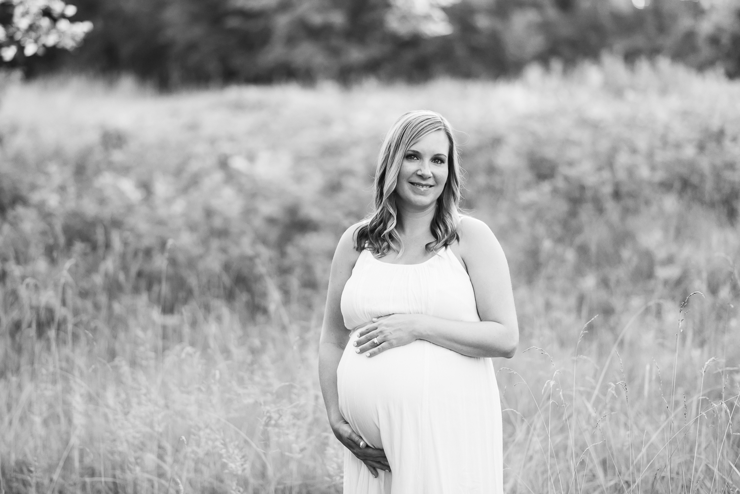 maternity photography pregnant woman tall grasses Baltimore Photographer