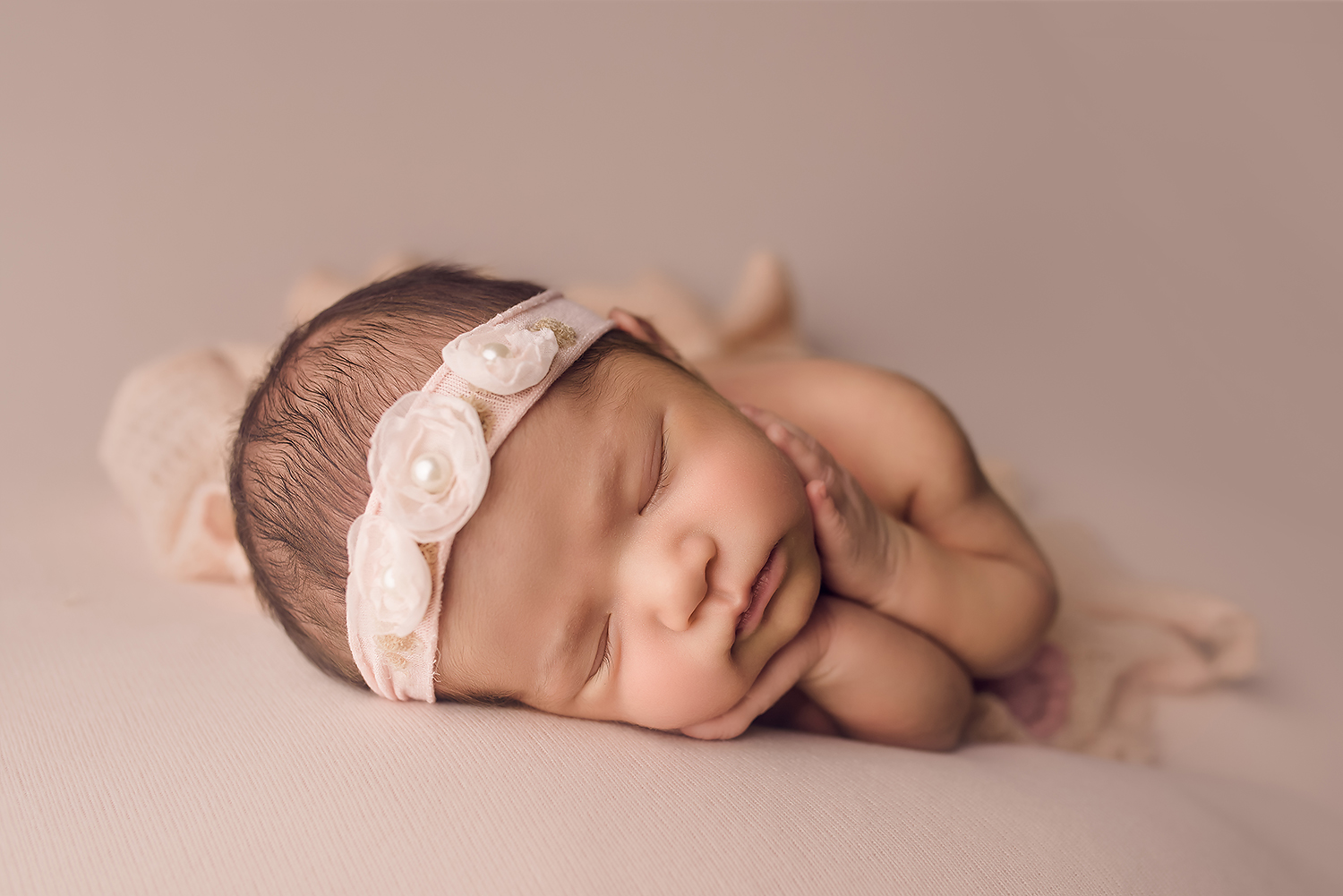 Baltimore Maryland Newborn Photographer Jessica Fenfert baby girl on pink 