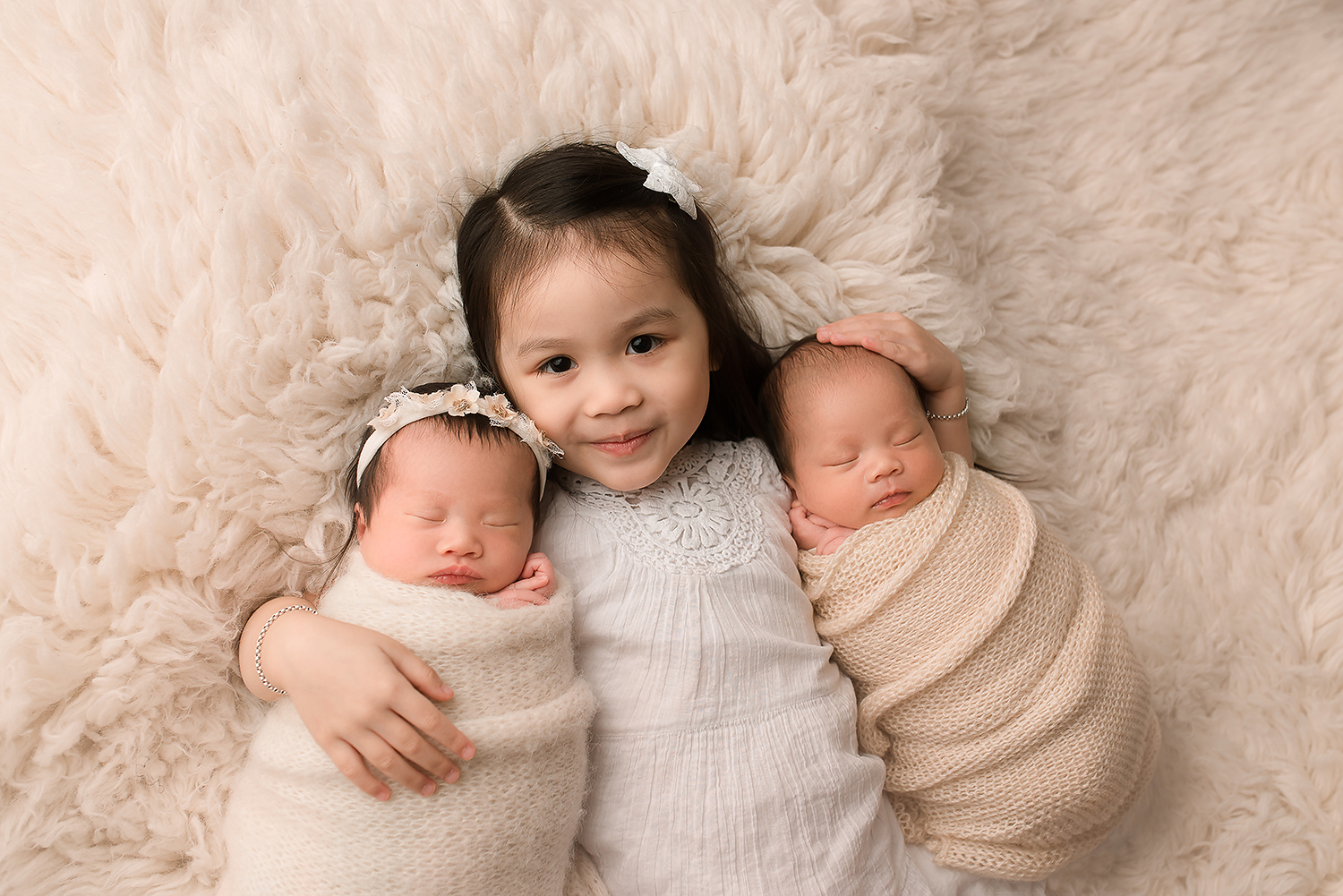 Baltimore Maryland Newborn Photographer Jessica Fenfert boy/girl twins and big sister 