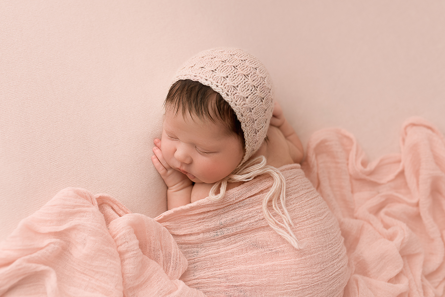 Baltimore Maryland Newborn Photographer Jessica Fenfert baby girl in pink