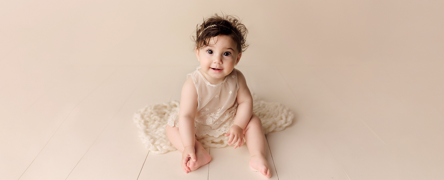 Baltimore Maryland Newborn Photographer Jessica Fenfert girl sitter 6 months