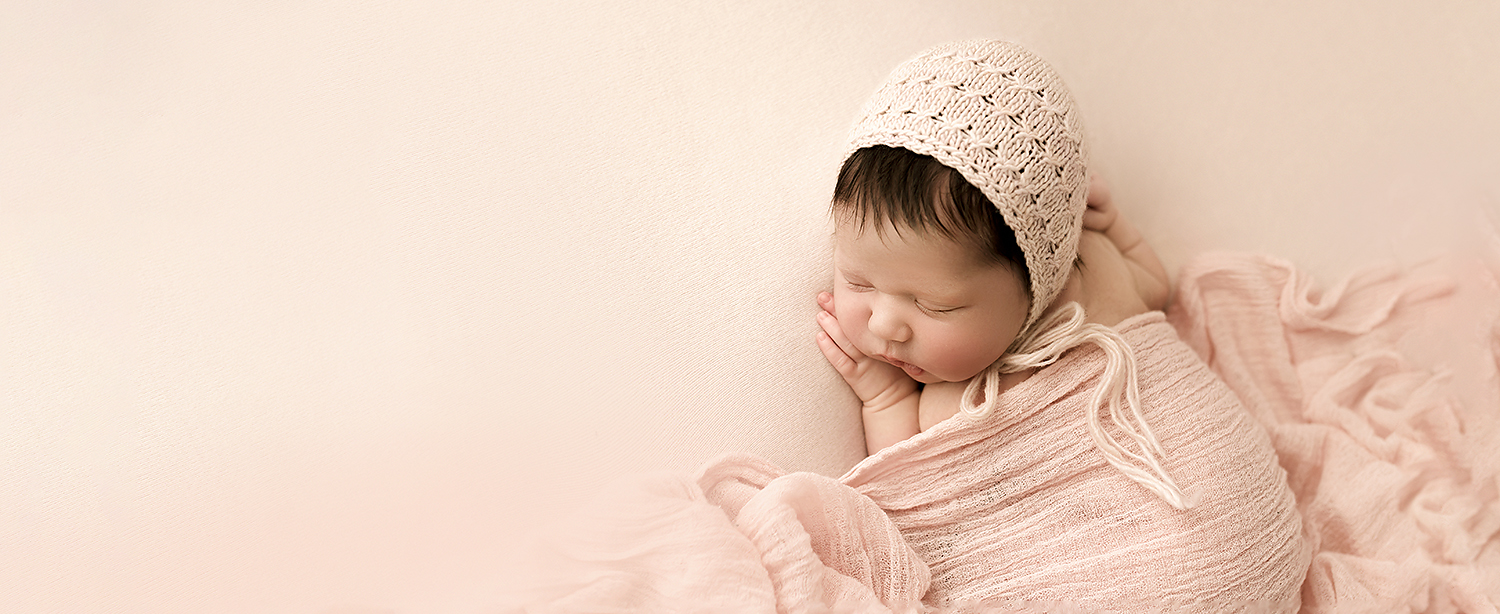 Baltimore Maryland Newborn Photographer Jessica Fenfert  girl on pink