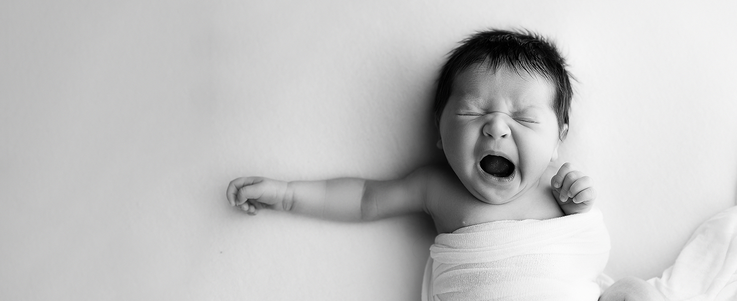 Baltimore Maryland Newborn Photographer Jessica Fenfert  baby yawn