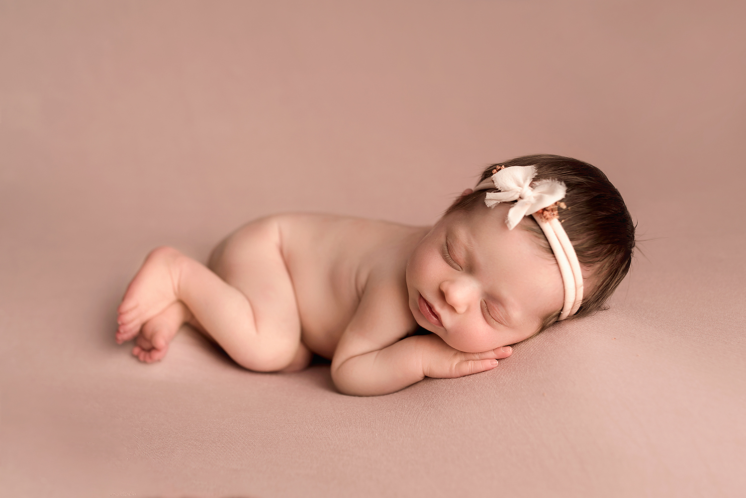 Baltimore Maryland Newborn Photographer Jessica Fenfert girl pink