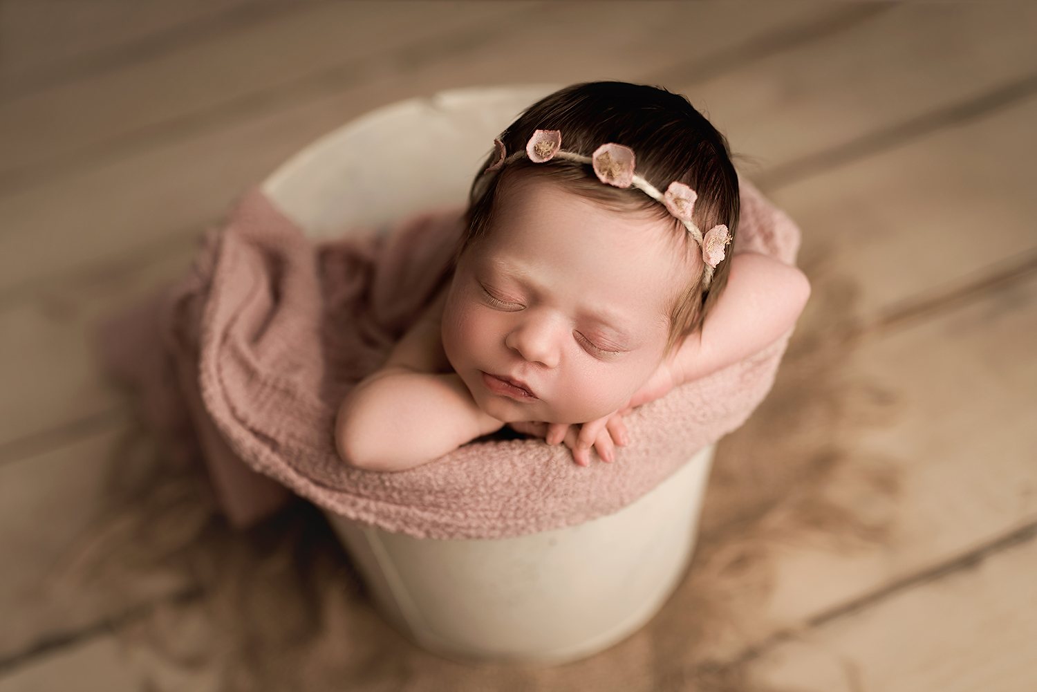 Baltimore Maryland Newborn Photographer Jessica Fenfert baby in bucket