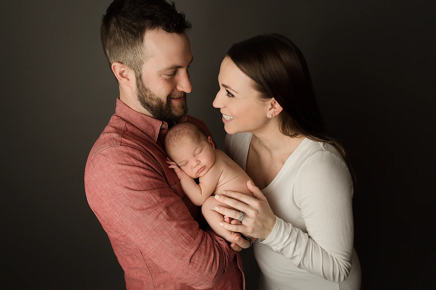Baltimore Maryland Newborn Photographer Jessica Fenfert parents