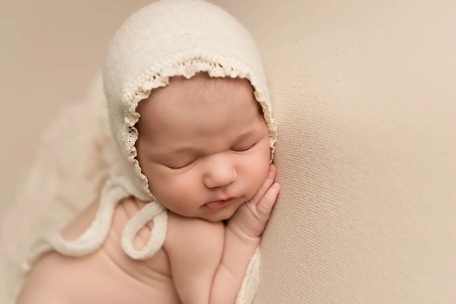 Jessica Fenfert Baltimore Maryland Newborn Photographer bum up close up