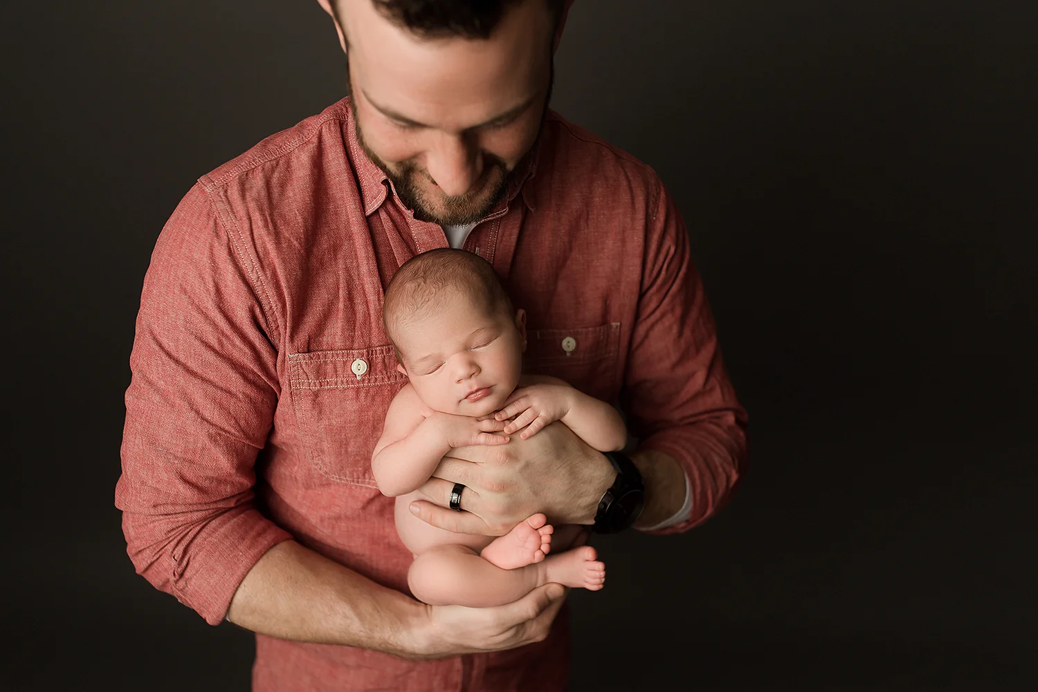 Baltimore Maryland Newborn Photographer Jessica Fenfert dad