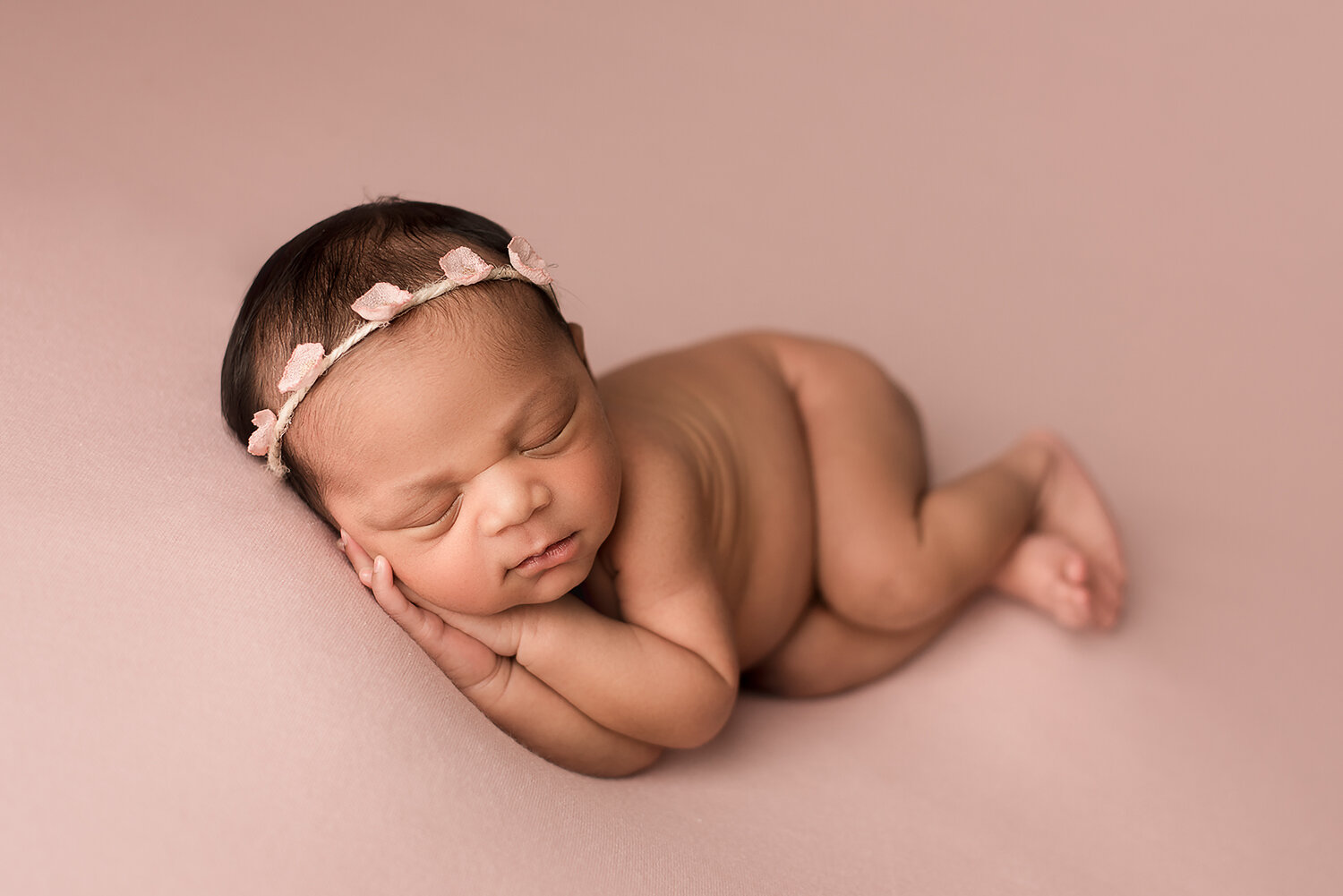 Baltimore Maryland Newborn Photographer Jessica Fenfert Baby girl on pink