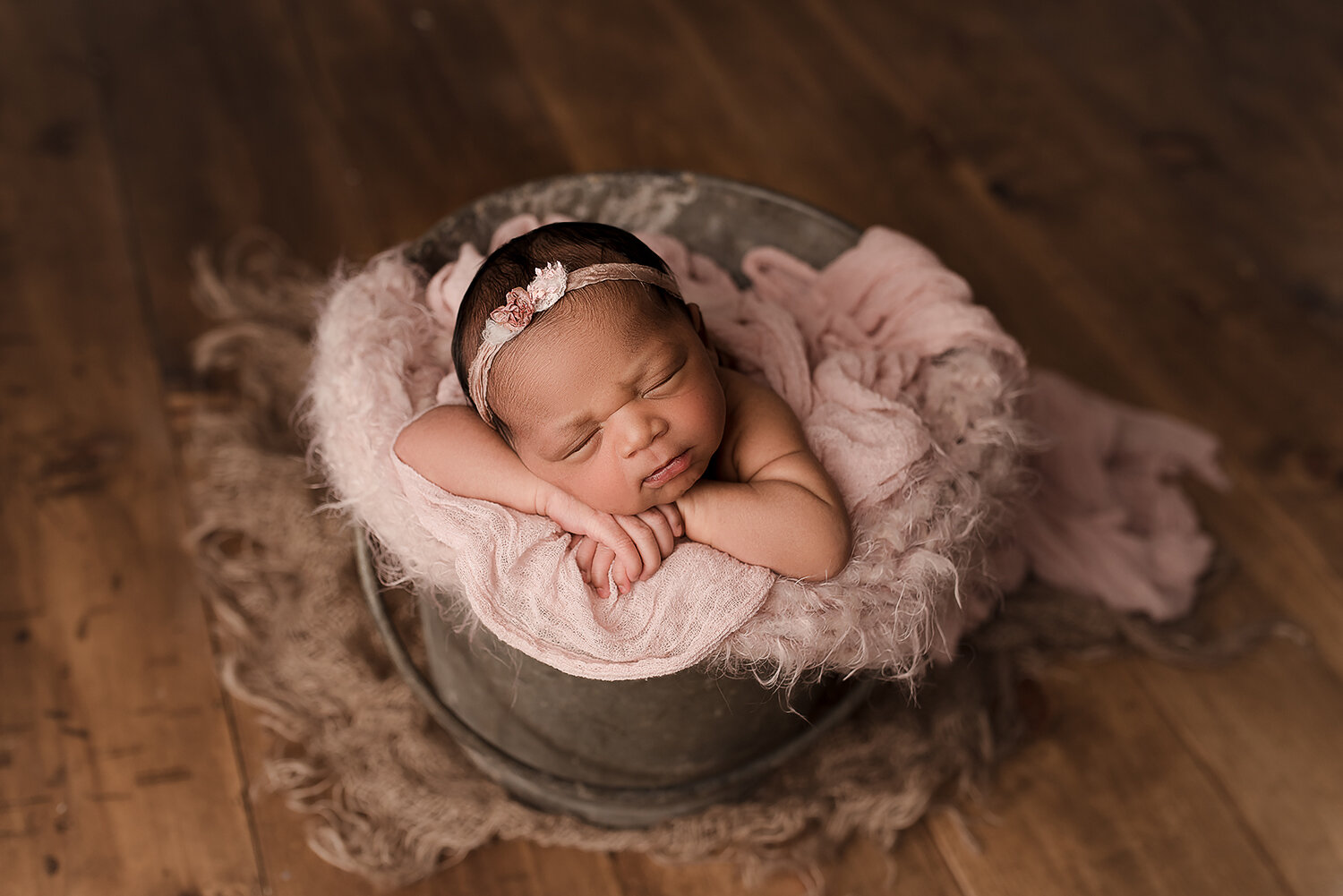 Baltimore Maryland Newborn Photographer Jessica Fenfert Baby girl pink bucket