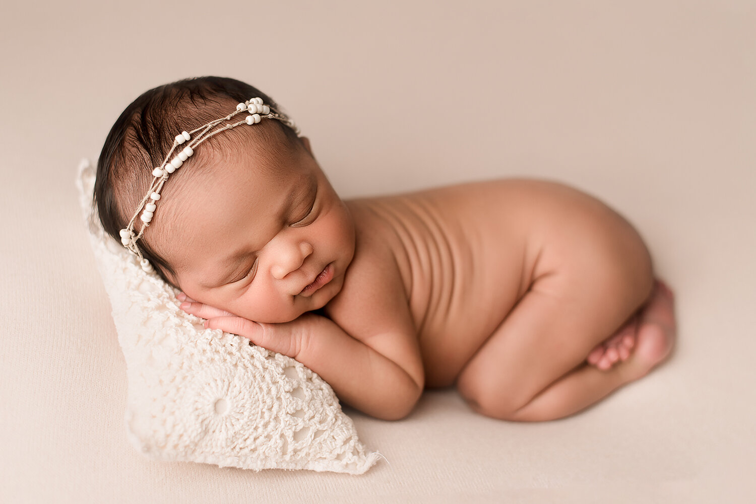 Baltimore Maryland Newborn Photographer Jessica Fenfert Baby girl on ivory