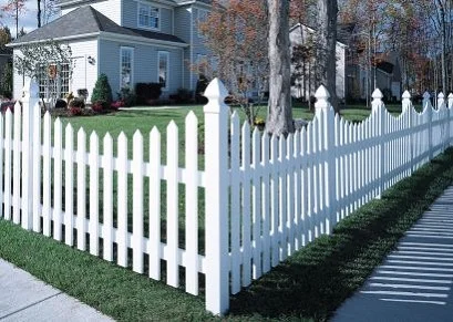 Cape Cod Concave White Vinyl Fence 2.jpeg