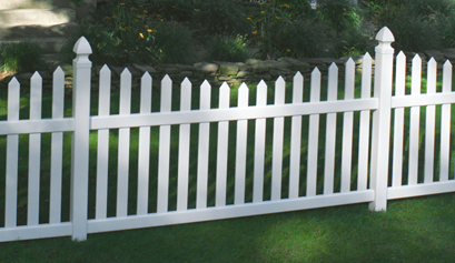 Danbury Concave White Vinyl Picket Fence 2.jpg