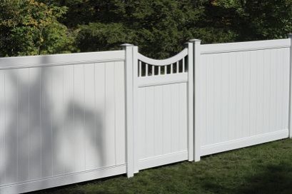 Chesterfield Concave Vinyl Privacy Gate