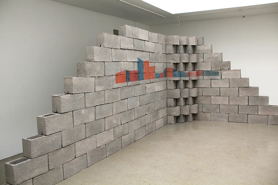 Volcán Ceboruco. Estructura II / Ceboruco Volcano. Structure II , 2012 Bloques de concreto y lápiz de color / Concrete blocks and coloured pencil Medidas variables / Dimensions variable
