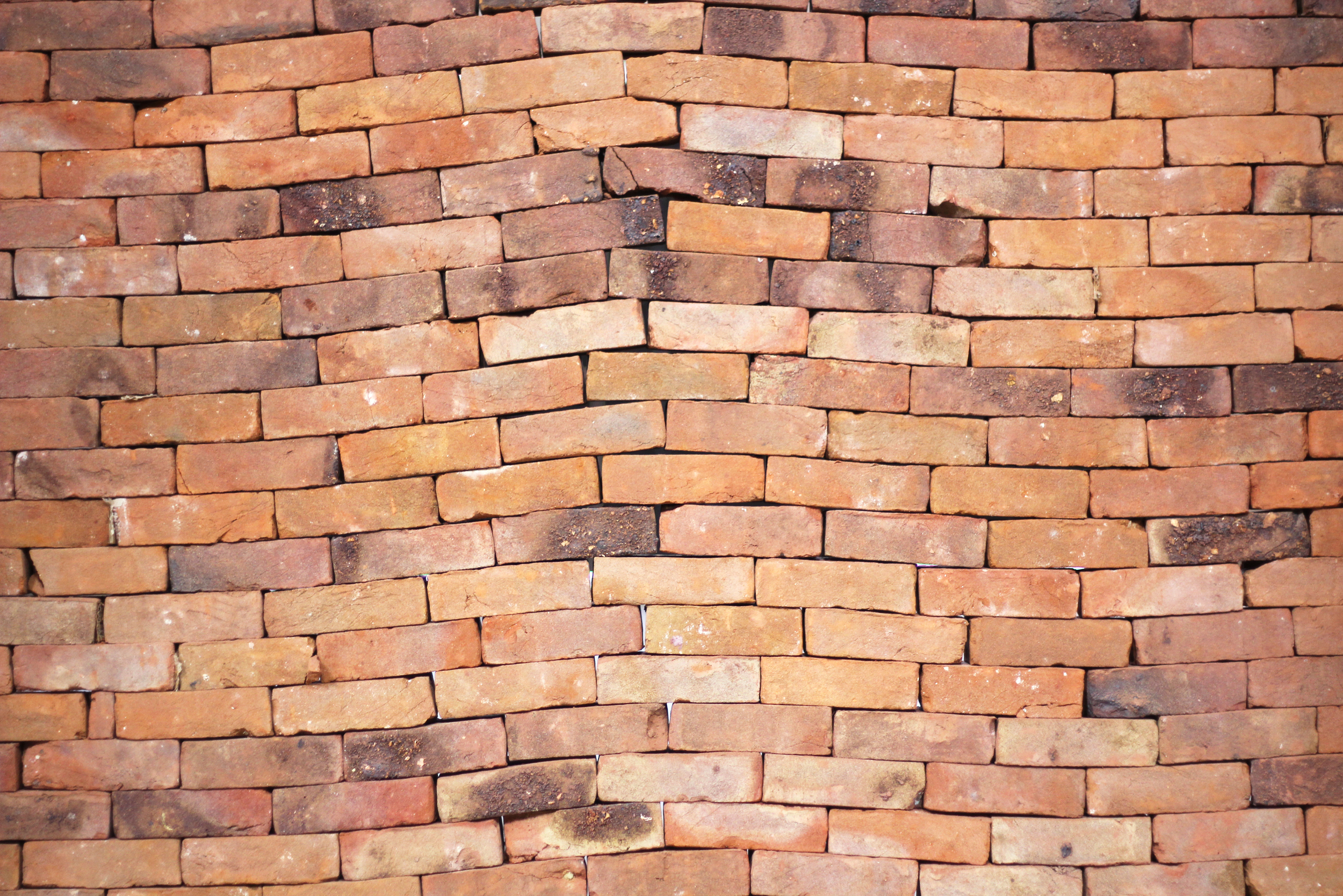    El castillo   /   The Castle  ,     2007  Ladrillos, edición de  El castillo  de Franz Kafka / Bricks, edition of Franz Kafka’s  The Castle   2300 x 175 x 40 cm  Detalle / Detail  Vista de instalación en 13a Bienal de Istanbul, 2013 / Installation