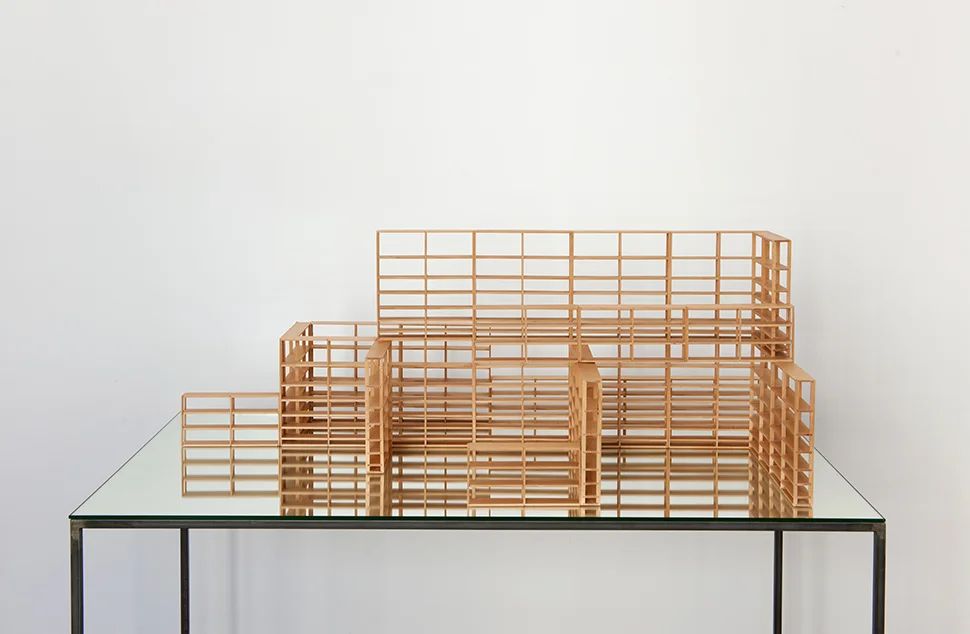 Proyecto para una biblioteca vacía II / Project for an Empty Library II , 2011 Madera, espejo, metal / Wood, mirror, metal plinth 60 x 100 x 127.5 cm