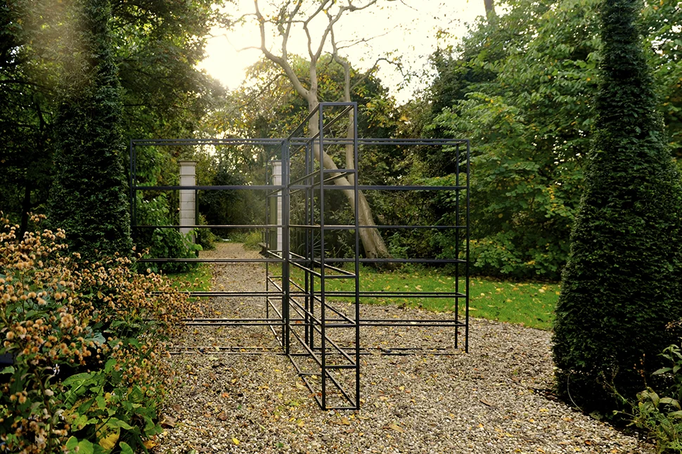 Estructura de librero II / Bookshelf Structure II , 2011 Acero al carbon, pintura electrostática / Carbon Steel, electrostatic paint 200 x 325 x 325 cm