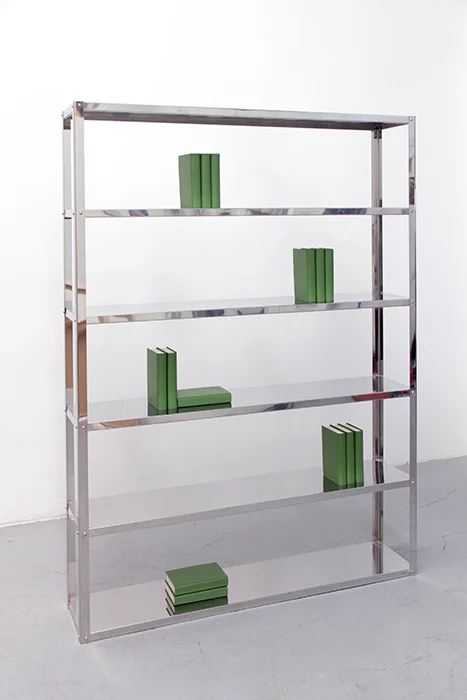 Librero Werther / Werther Bookshelf , 2009 Acero inoxidable, libros / Stainless steel, books 14 libros / books, 200 x 145 x 30 cm