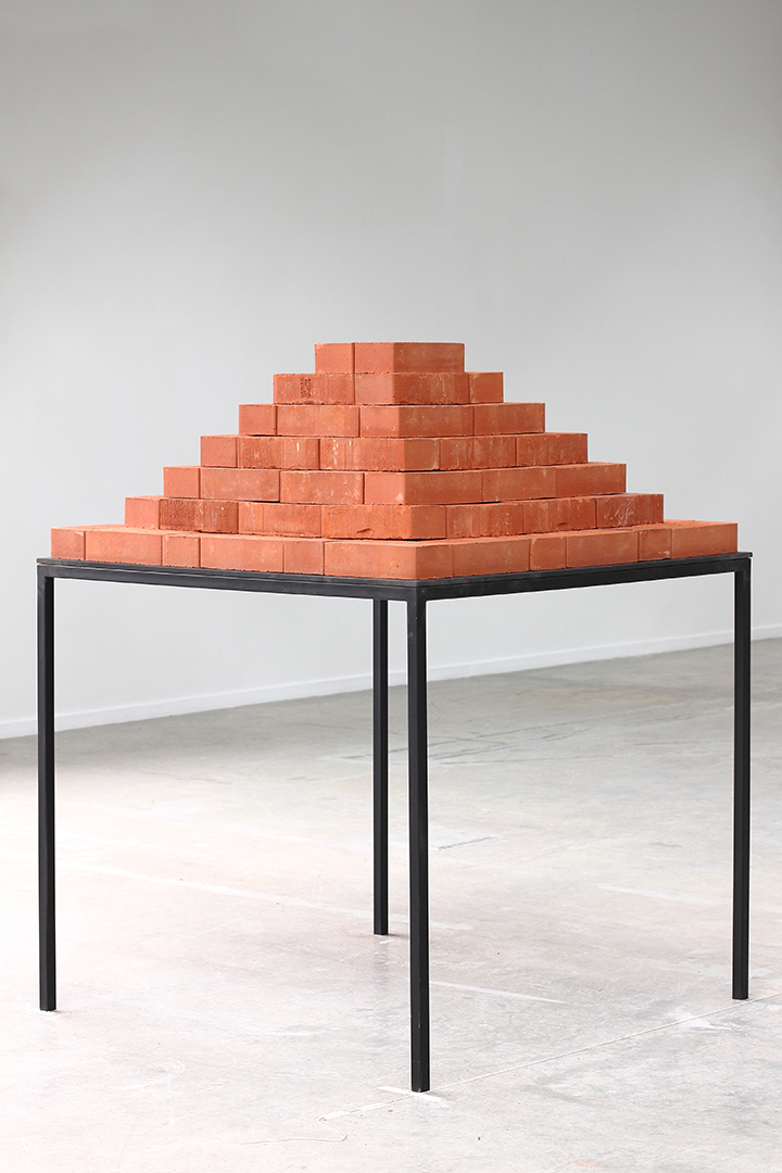    Posibilidad espacial II. Una pirámide / Space Possibility II. A Pyramid ,&nbsp;  2015  Ladrillos, pintura, metal, cristal templado / Bricks, paint, metal, tempered glass  120 x 100 x 100 cm    