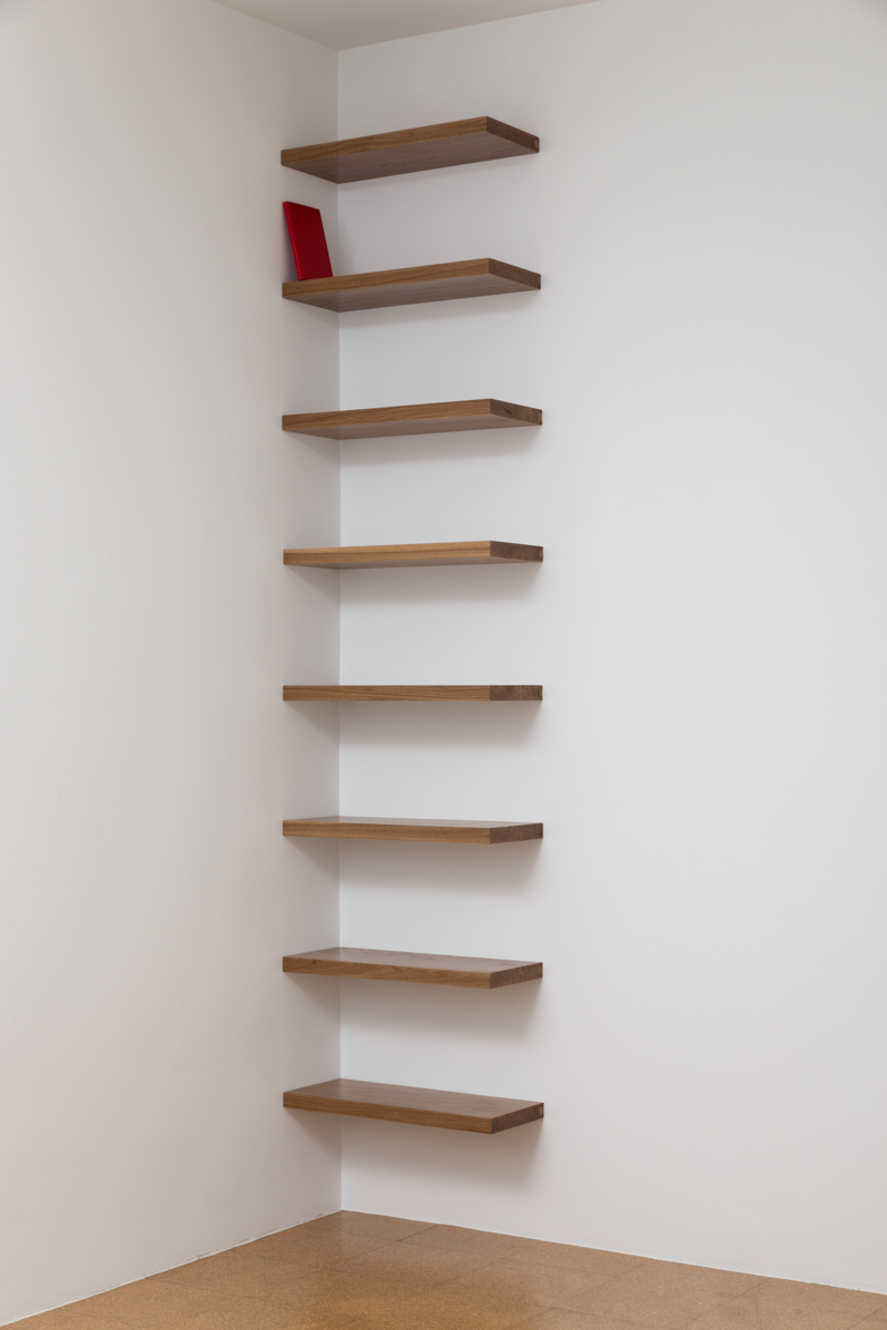    Librero en esquina (rojo)   /   Corner Bookshelf (Red)  , 2014  Estantes de madera, libro / Wood shelves, book  275 x 61 x 25 cm    