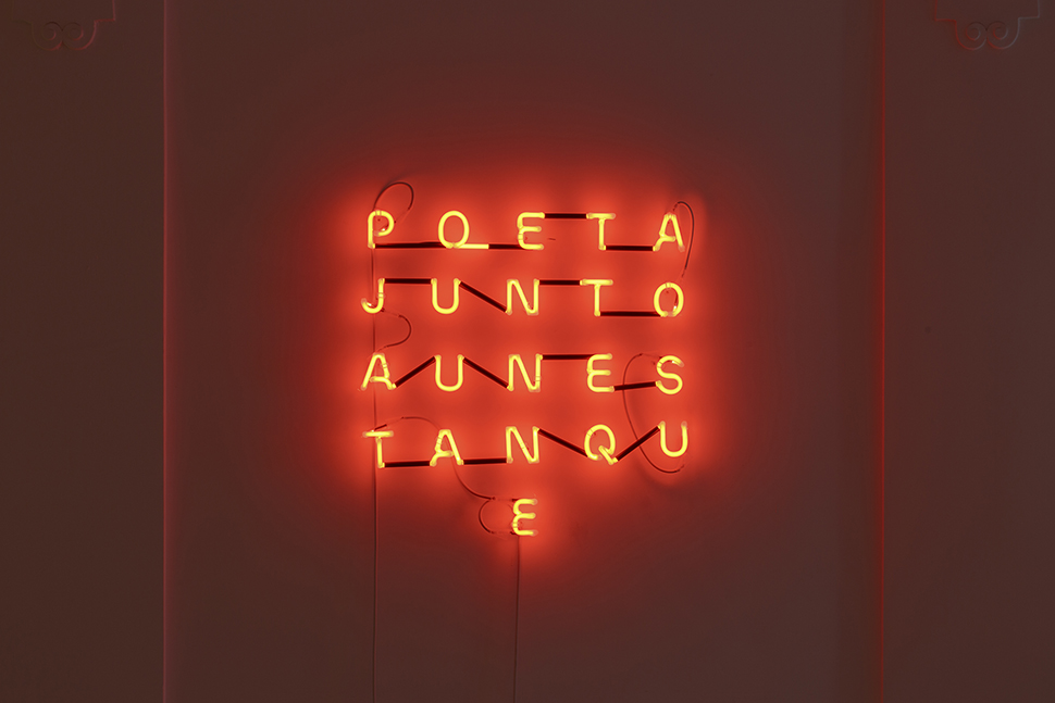    Poeta junto a un estanque / Poet by the Pond  , 2019   Neón / Neon  64 x 64 x 7 cm 