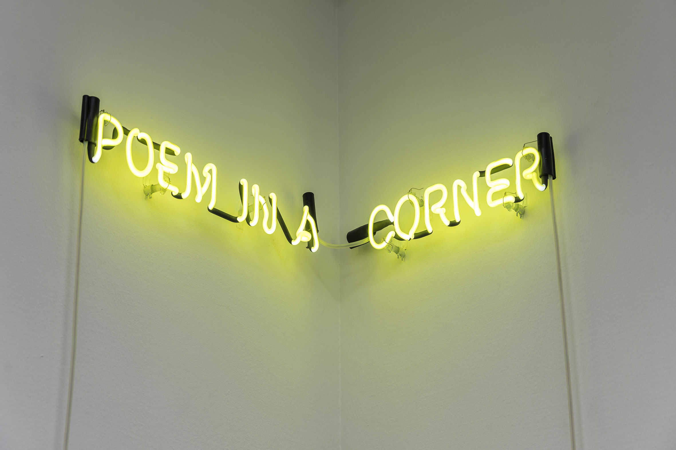   Poem in a Corner  , 2019  Neón / Neon  2 piezas de 46.5 x 6.5 cm y 34.5 x 6.5 cm / 2 pieces of 46.5 x 6.5 cm and 34.5 x 6.5 cm   