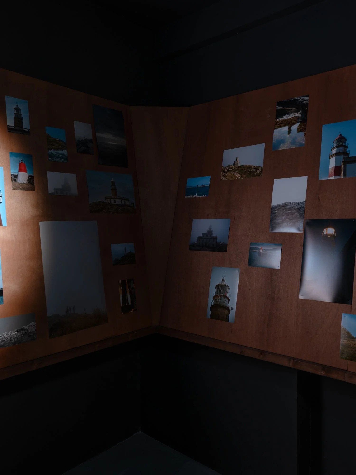    Finisterre    Vista de exhibición / Exhibition view      Photo: Pablo Gómez-Ogando 