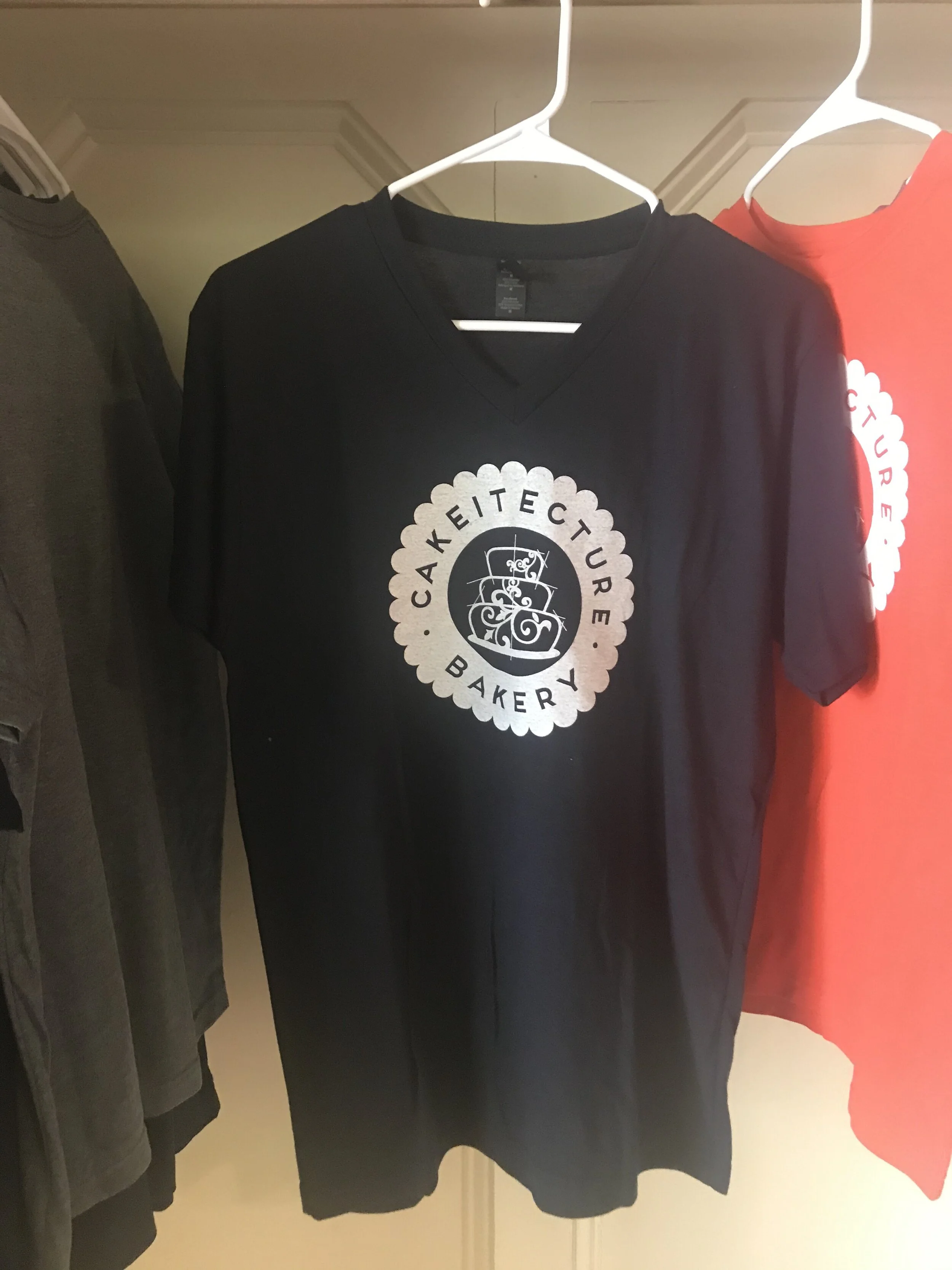 Cakeitecture Bakery Tshirt MNavy.JPG